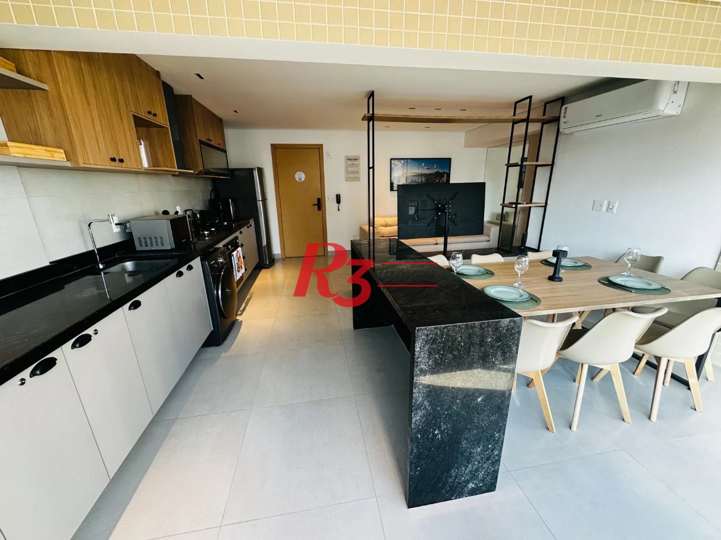 Apartamento com 2 dormitórios à venda, 65 m² por R$ 1.050.000,00 - Ponta da Praia - Santos/SP