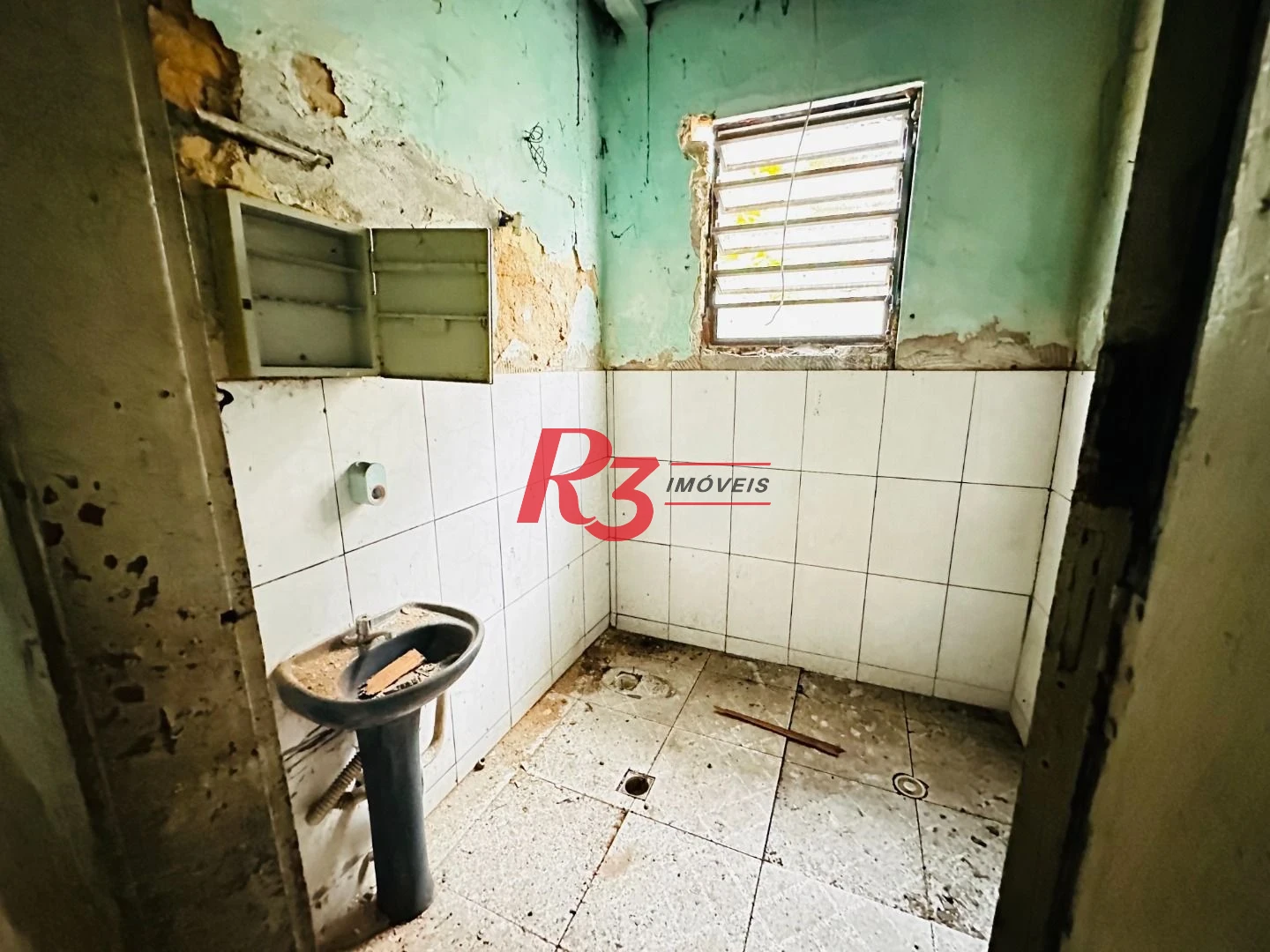 Terreno à venda, 718 m² por R$ 4.004.000,00 - Vila Nova - Santos/SP