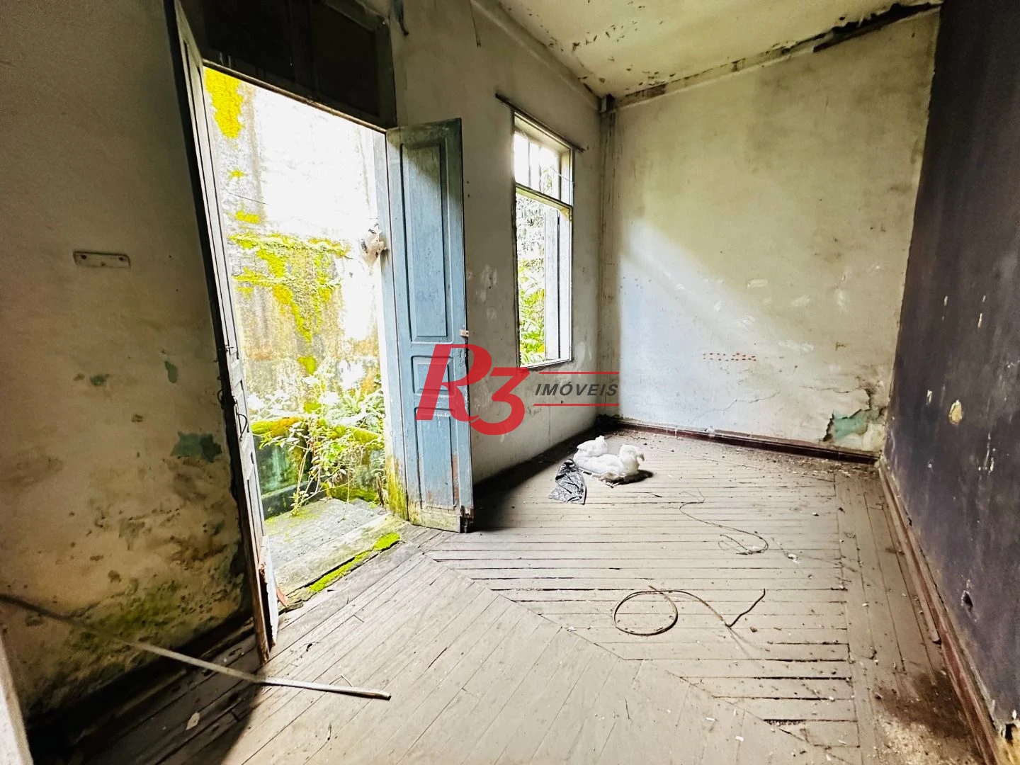 Terreno à venda, 718 m² por R$ 4.004.000,00 - Vila Nova - Santos/SP