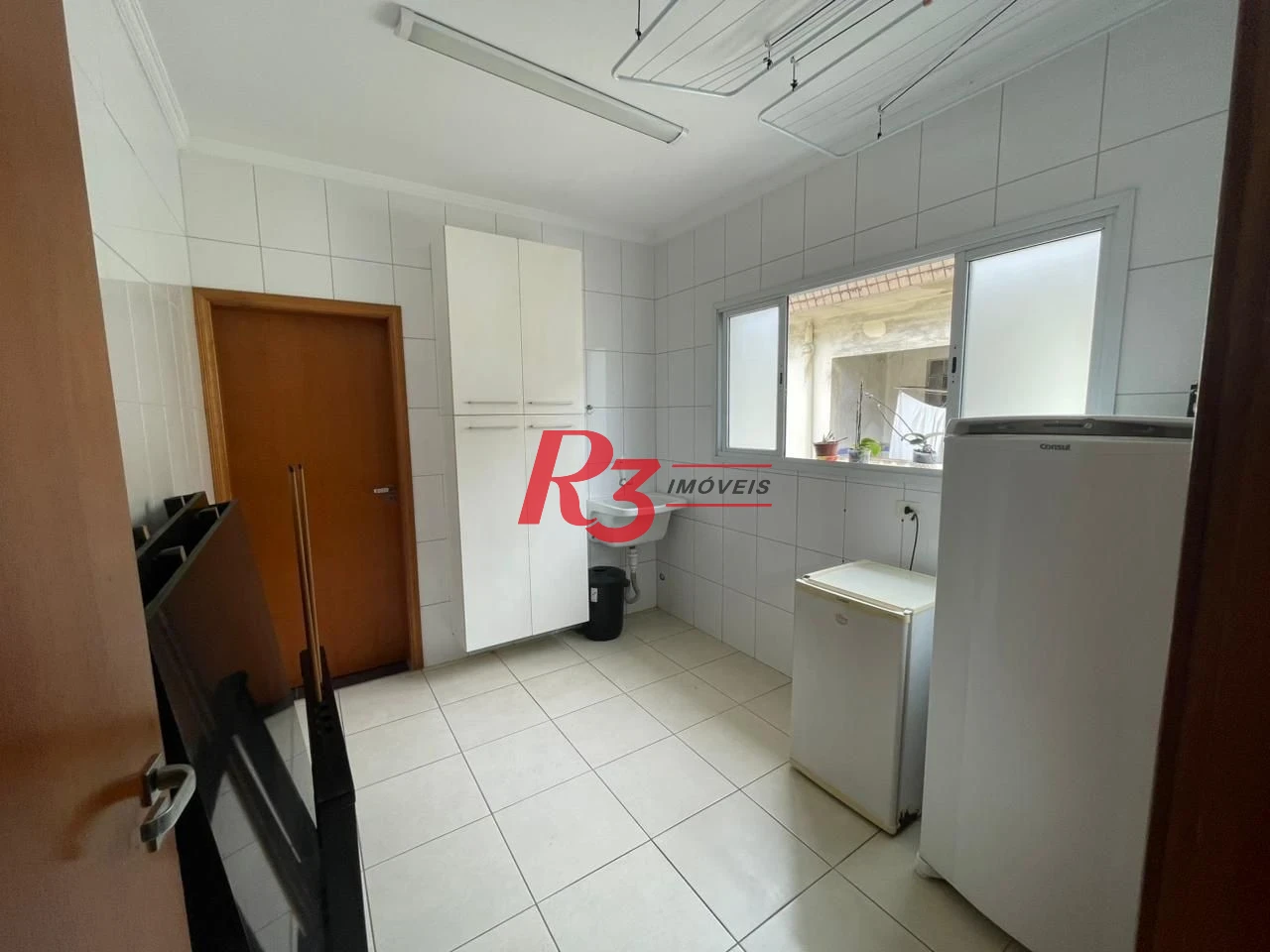 Sobrado, 334 m² - venda por R$ 2.350.000,00 ou aluguel por R$ 18.000,00/mês - Boqueirão - Santos/SP