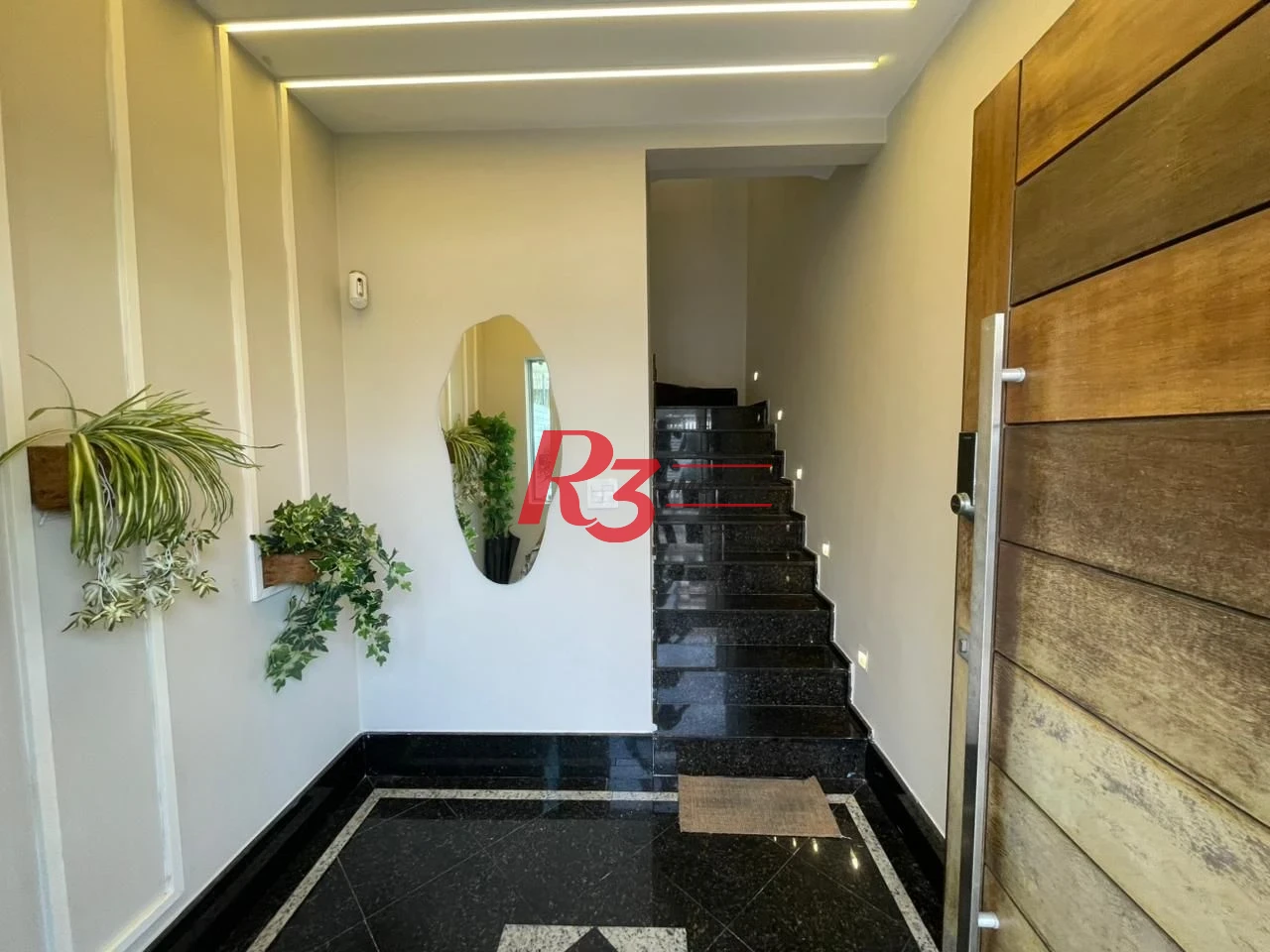 Sobrado, 334 m² - venda por R$ 2.350.000,00 ou aluguel por R$ 18.000,00/mês - Boqueirão - Santos/SP