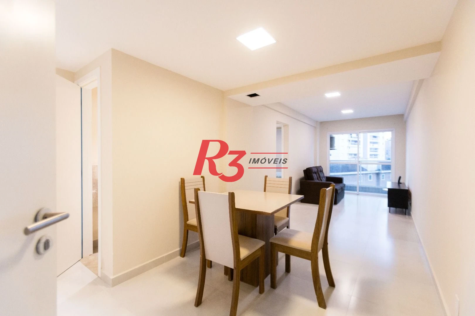Apartamento com 2 dormitórios à venda, 68 m² por R$ 670.000,00 - Marapé - Santos/SP