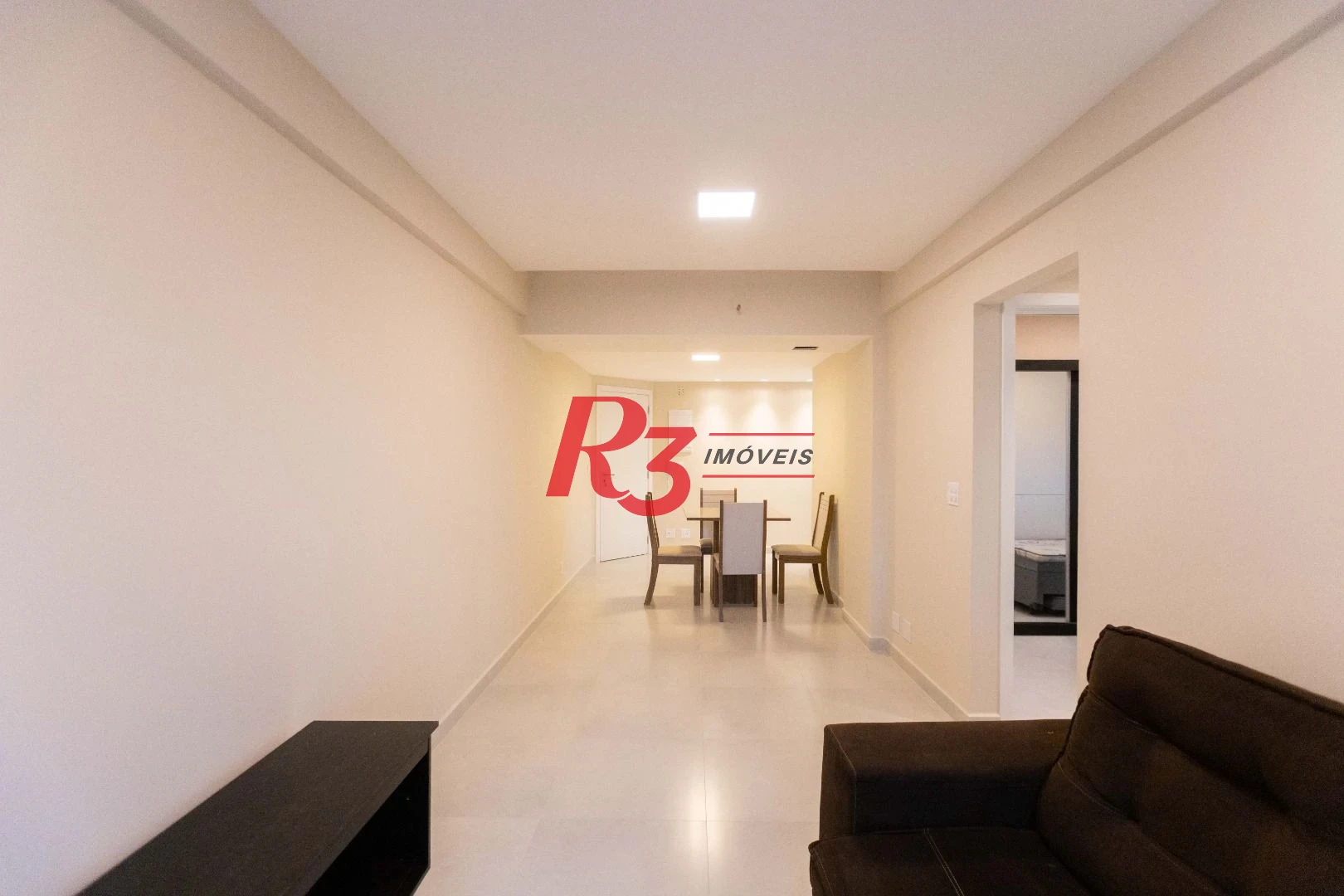 Apartamento com 2 dormitórios à venda, 68 m² por R$ 670.000,00 - Marapé - Santos/SP