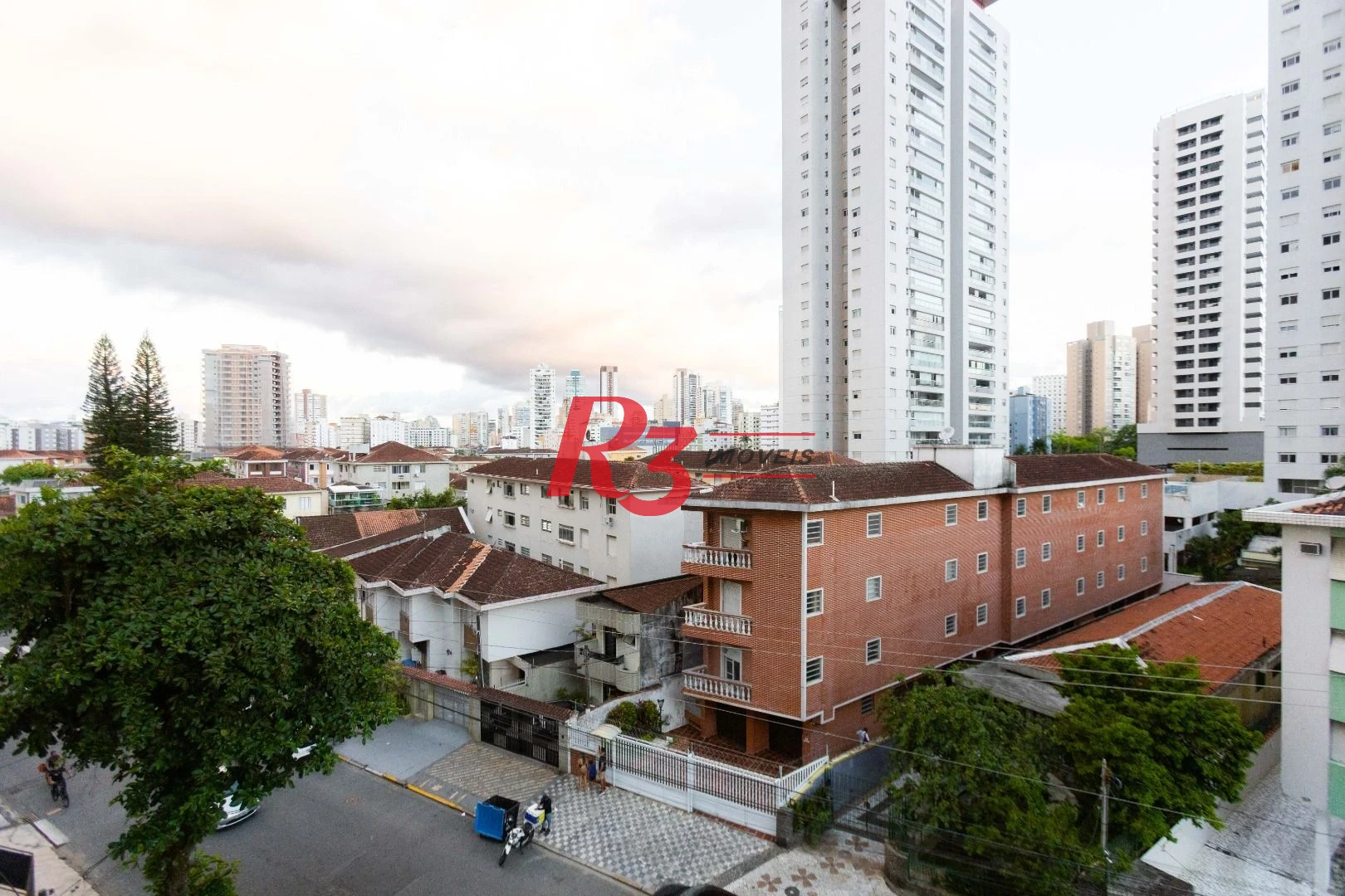 Apartamento com 2 dormitórios à venda, 68 m² por R$ 670.000,00 - Marapé - Santos/SP