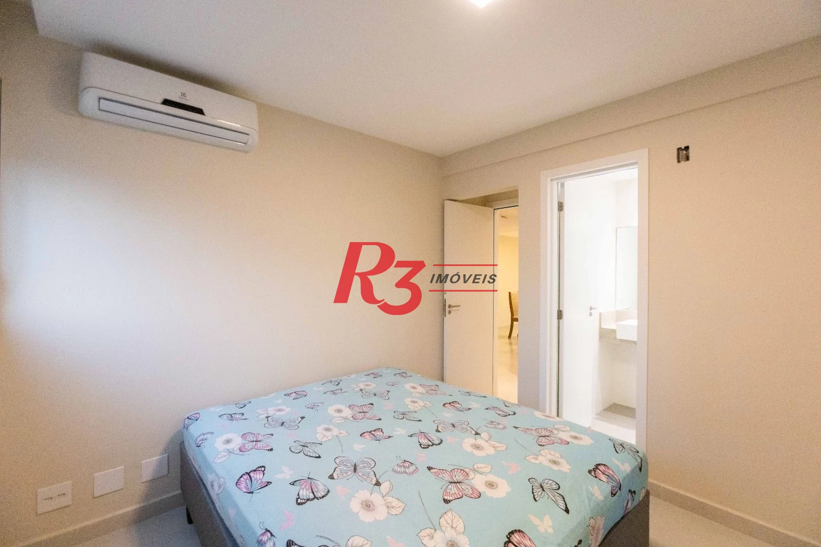 Apartamento com 2 dormitórios à venda, 68 m² por R$ 670.000,00 - Marapé - Santos/SP