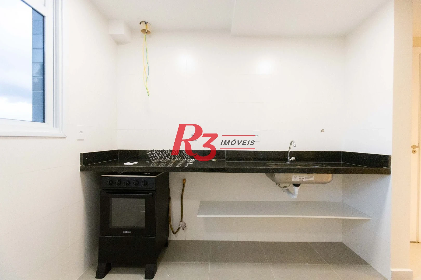 Apartamento com 2 dormitórios à venda, 68 m² por R$ 670.000,00 - Marapé - Santos/SP