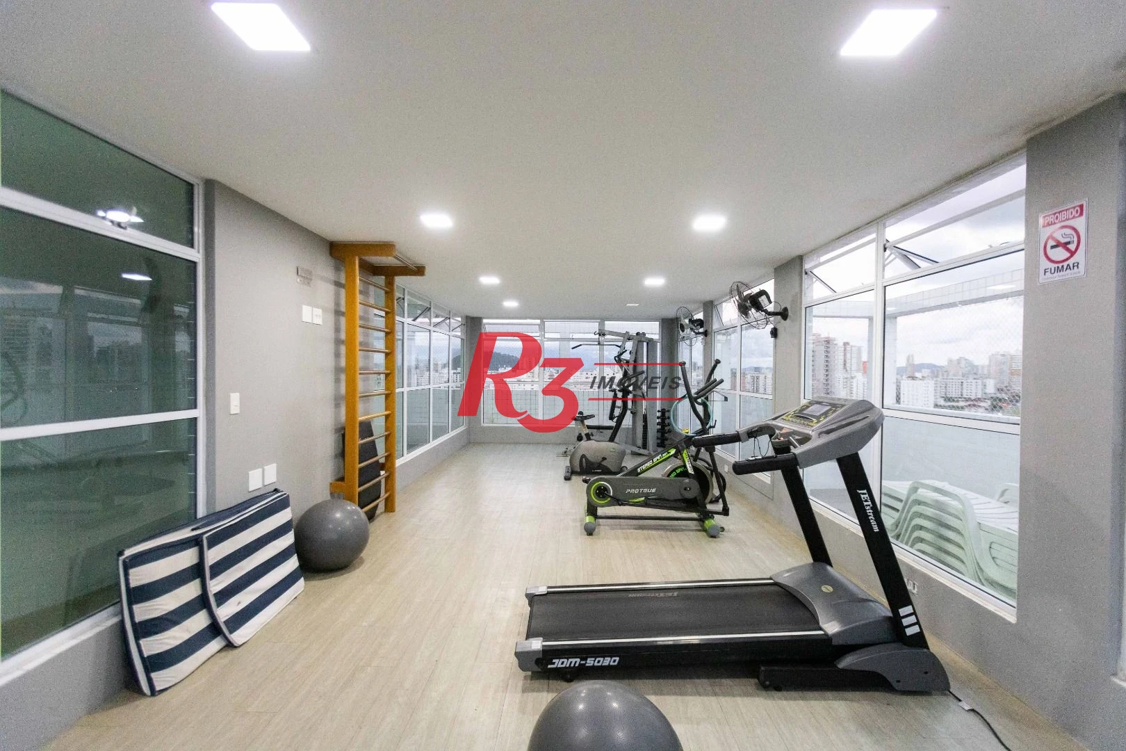 Apartamento com 2 dormitórios à venda, 68 m² por R$ 670.000,00 - Marapé - Santos/SP