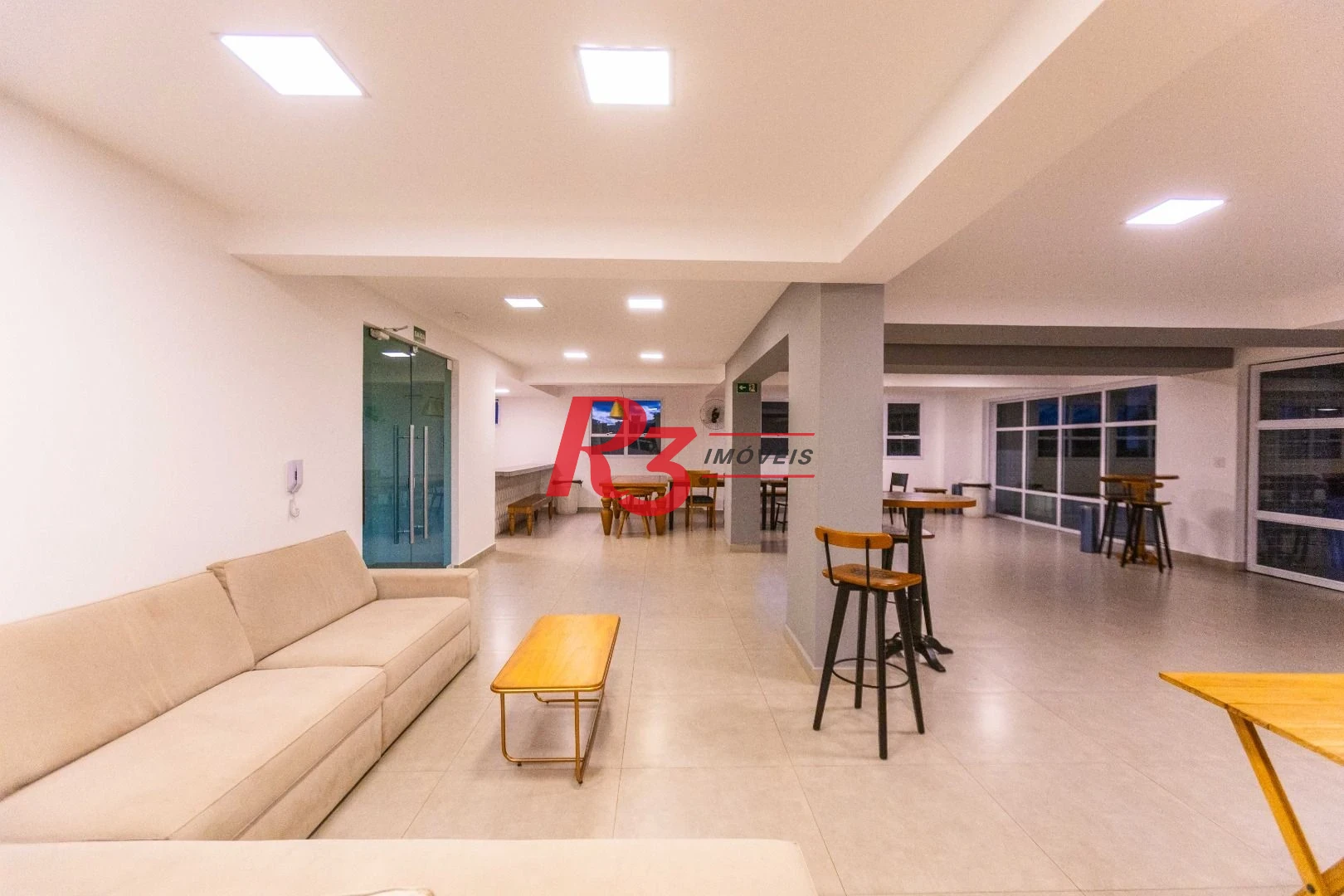 Apartamento com 2 dormitórios à venda, 68 m² por R$ 670.000,00 - Marapé - Santos/SP