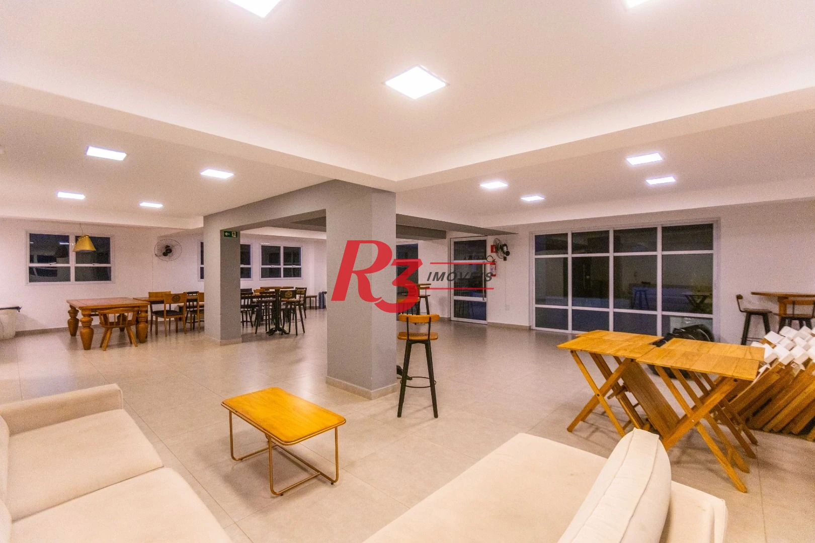 Apartamento com 2 dormitórios à venda, 68 m² por R$ 670.000,00 - Marapé - Santos/SP
