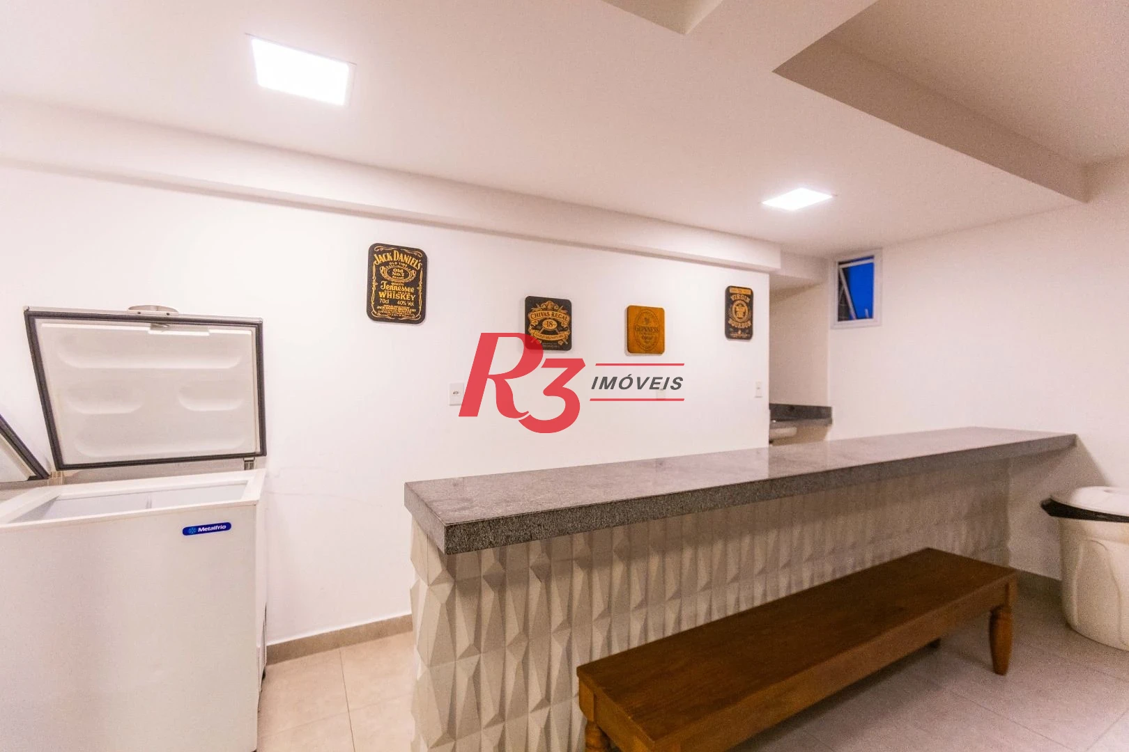Apartamento com 2 dormitórios à venda, 68 m² por R$ 670.000,00 - Marapé - Santos/SP