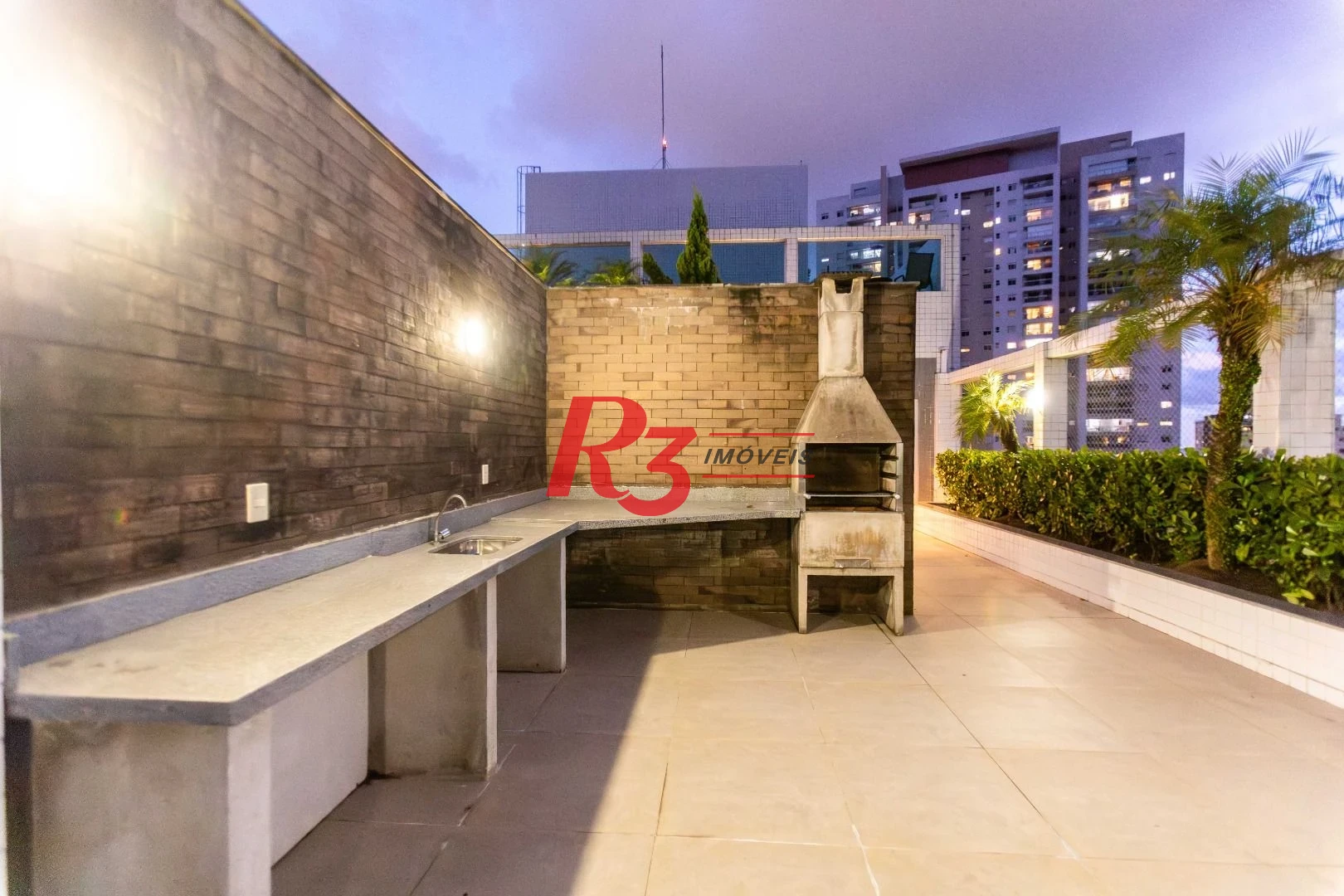 Apartamento com 2 dormitórios à venda, 68 m² por R$ 670.000,00 - Marapé - Santos/SP