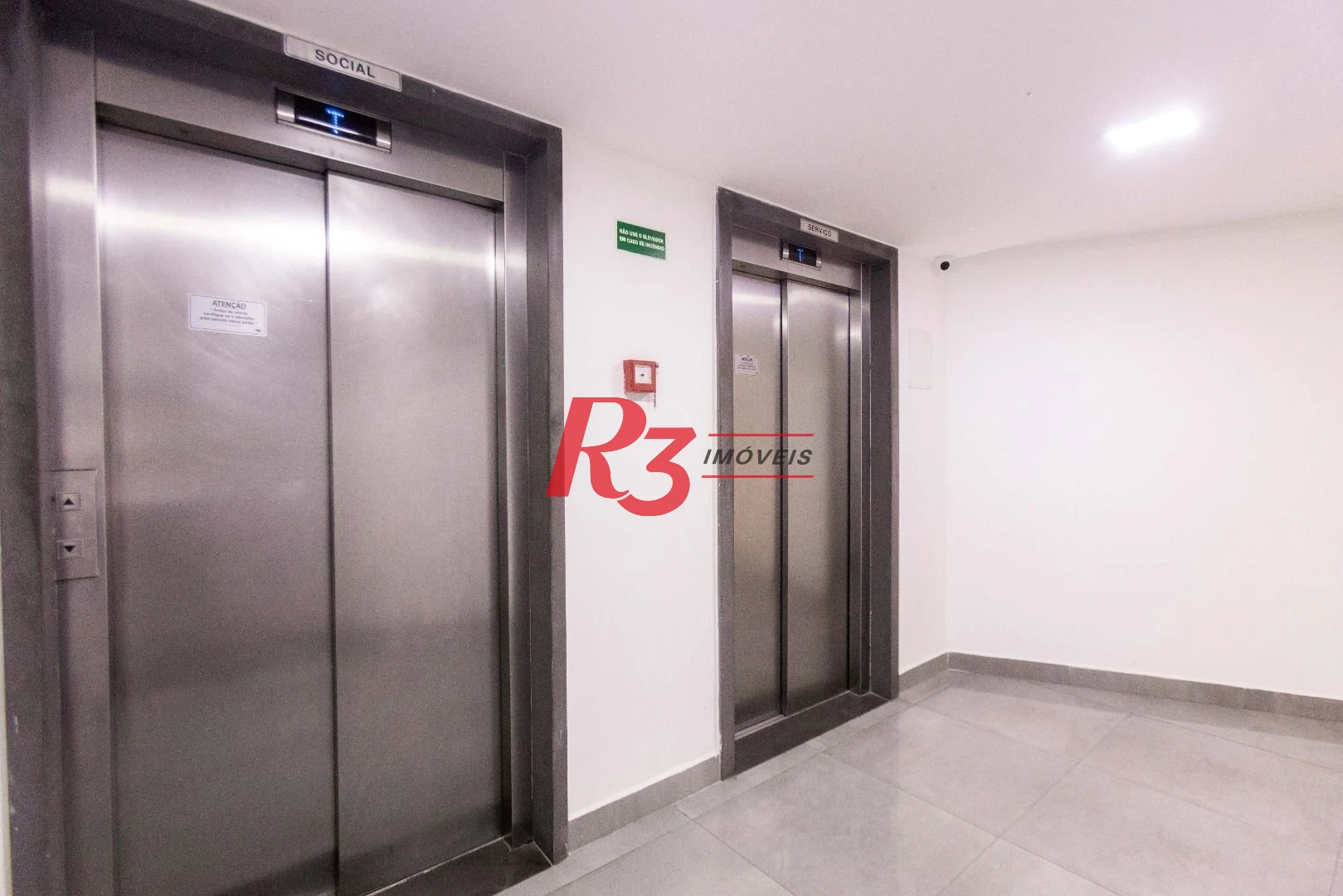 Apartamento com 2 dormitórios à venda, 68 m² por R$ 670.000,00 - Marapé - Santos/SP