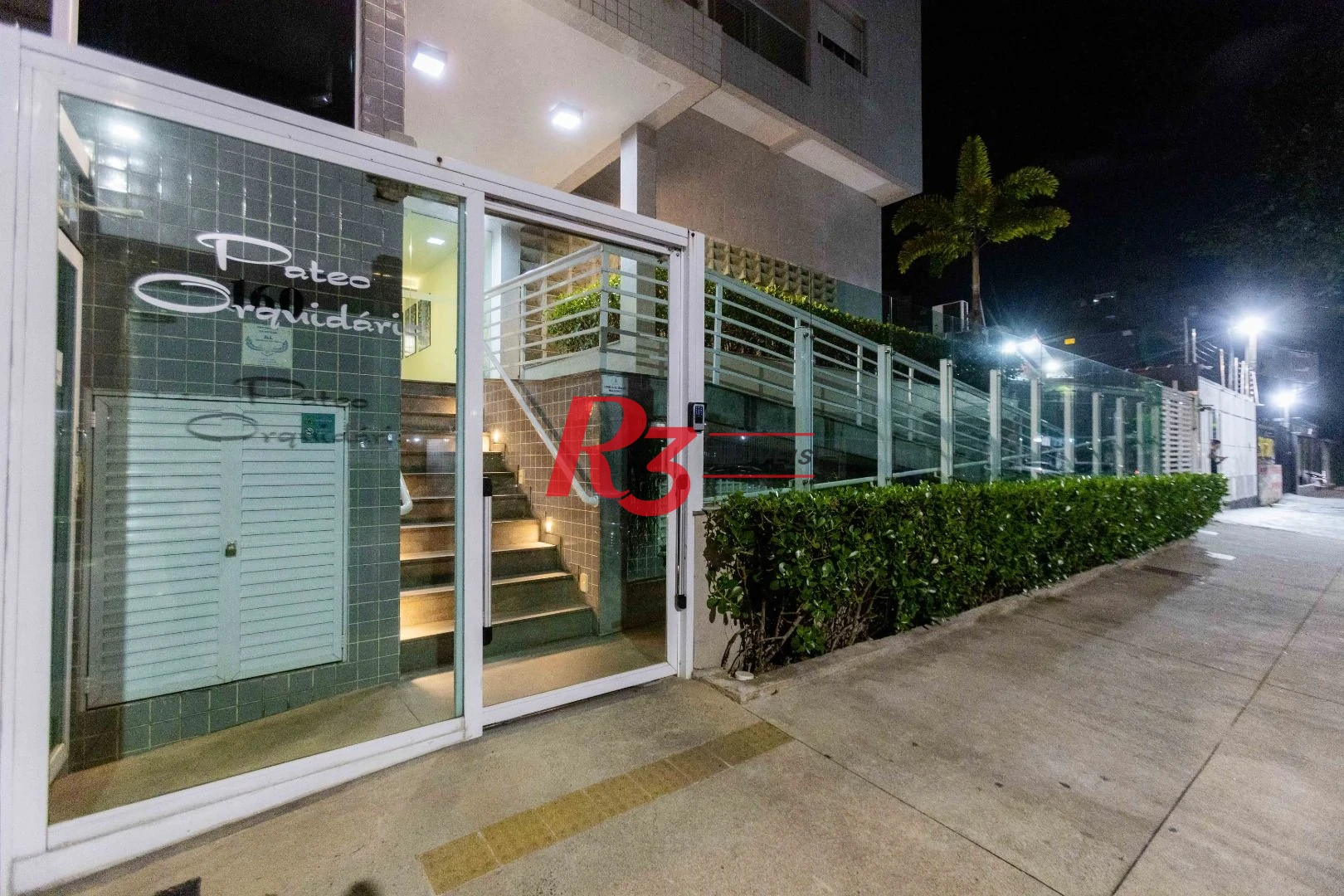 Apartamento com 2 dormitórios à venda, 68 m² por R$ 670.000,00 - Marapé - Santos/SP