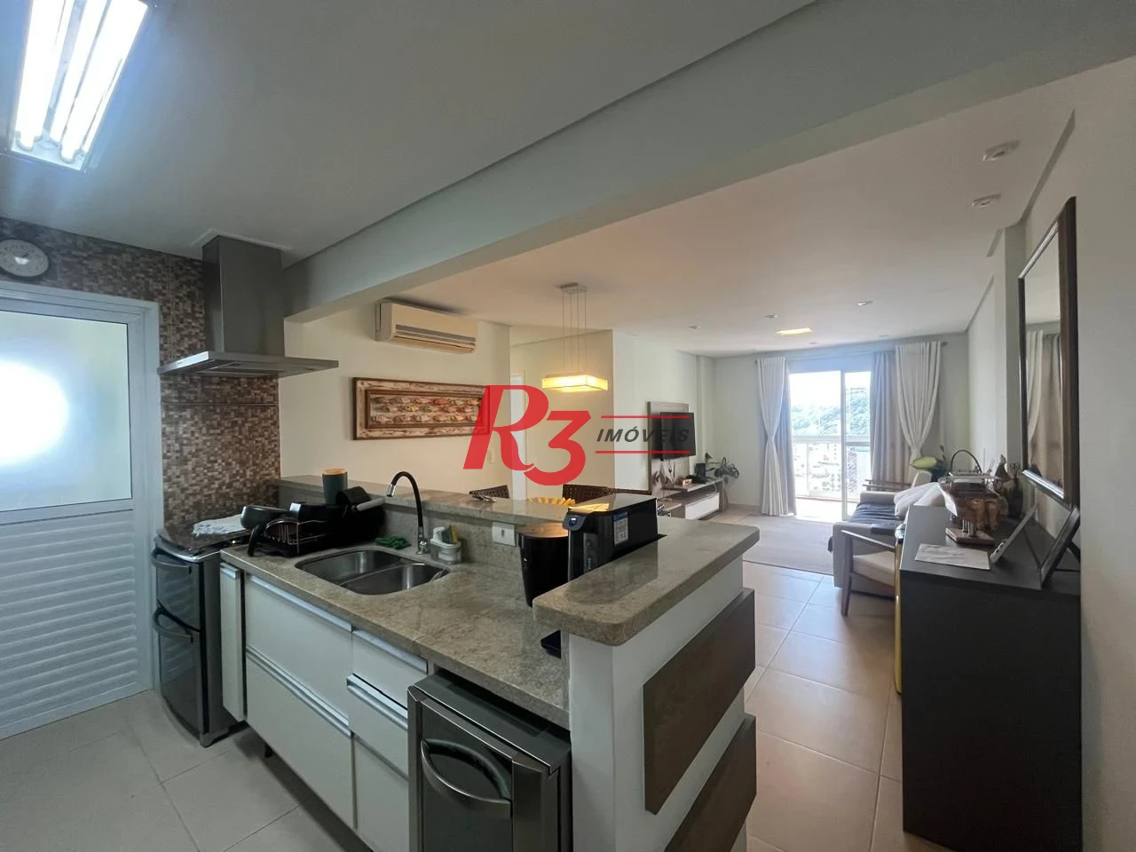 Apartamento com 3 dormitórios à venda, 98 m² por R$ 740.000,00 - Vila Santo Antônio - Guarujá/SP