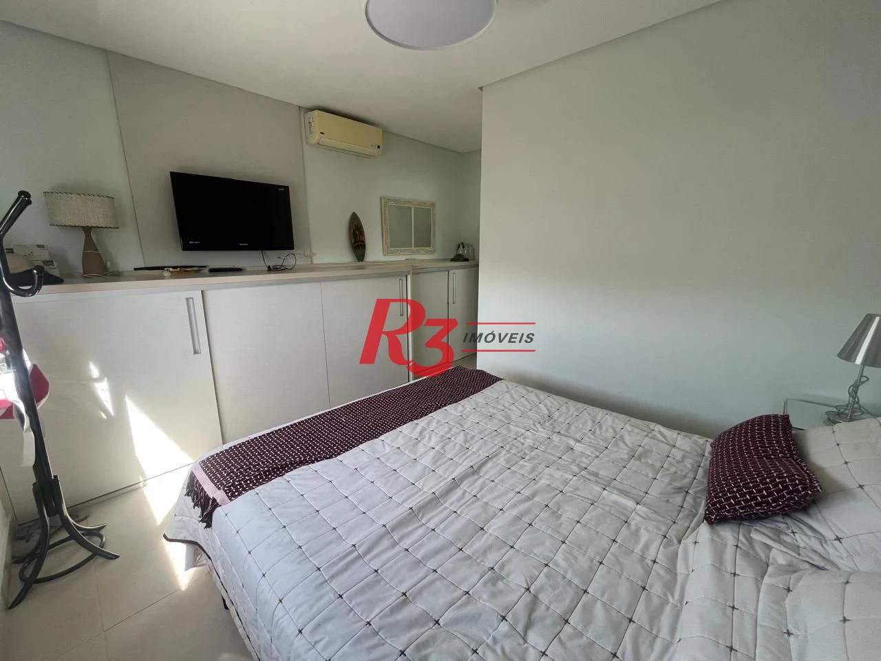 Apartamento com 3 dormitórios à venda, 98 m² por R$ 740.000,00 - Vila Santo Antônio - Guarujá/SP