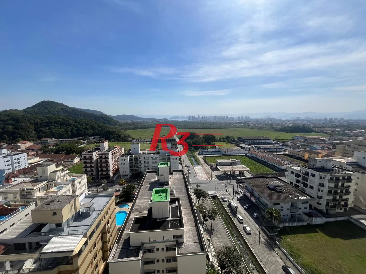 Apartamento com 3 dormitórios à venda, 98 m² por R$ 740.000,00 - Vila Santo Antônio - Guarujá/SP