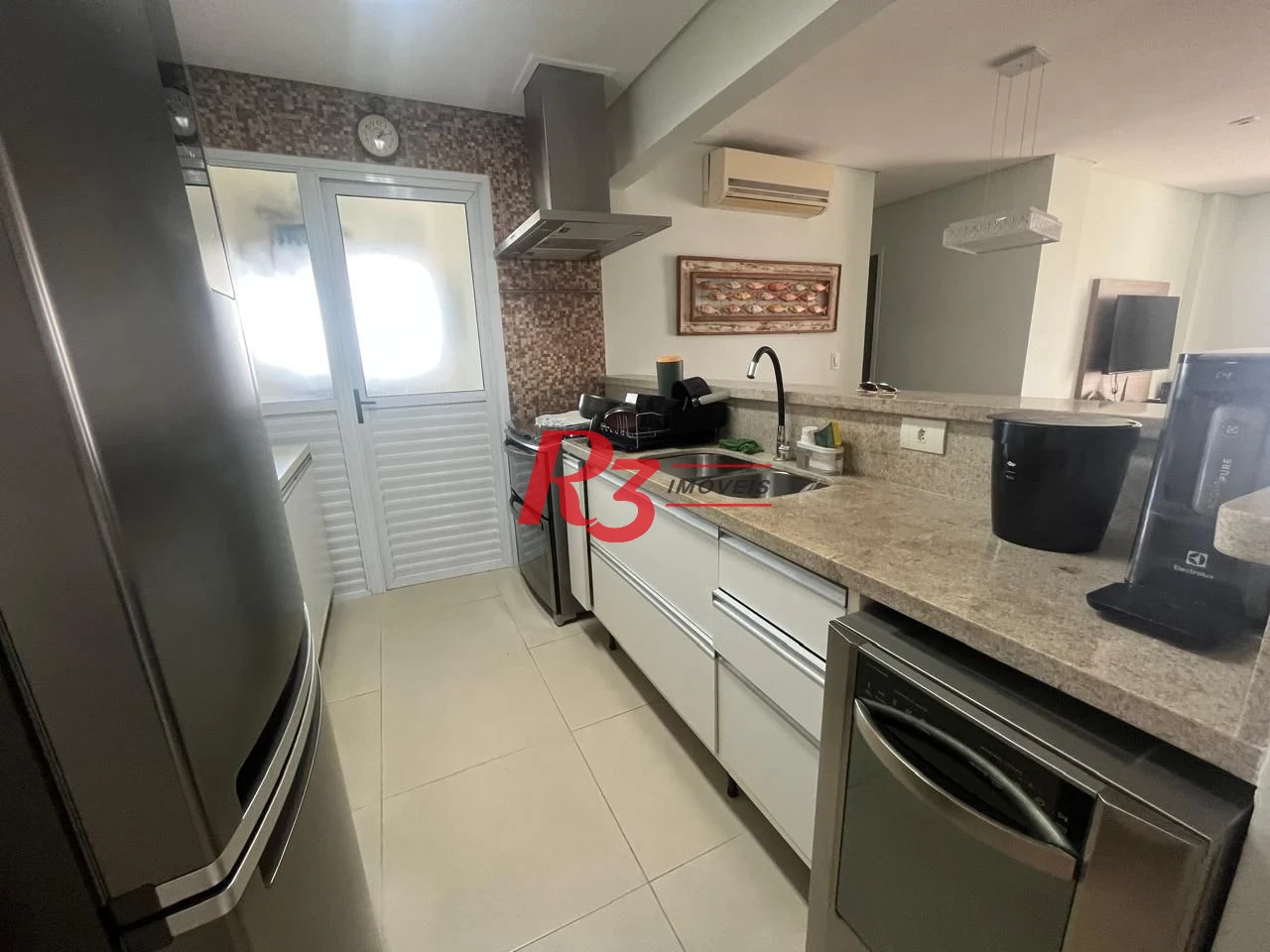 Apartamento com 3 dormitórios à venda, 98 m² por R$ 740.000,00 - Vila Santo Antônio - Guarujá/SP
