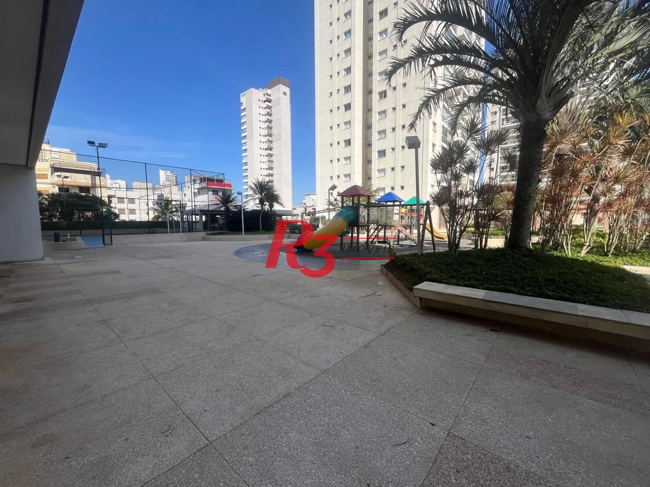 Apartamento com 3 dormitórios à venda, 98 m² por R$ 740.000,00 - Vila Santo Antônio - Guarujá/SP