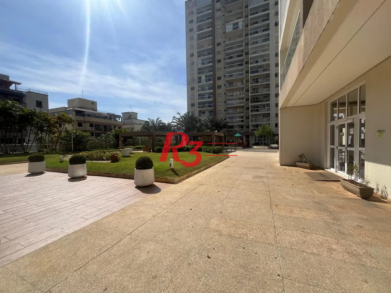 Apartamento com 3 dormitórios à venda, 98 m² por R$ 740.000,00 - Vila Santo Antônio - Guarujá/SP