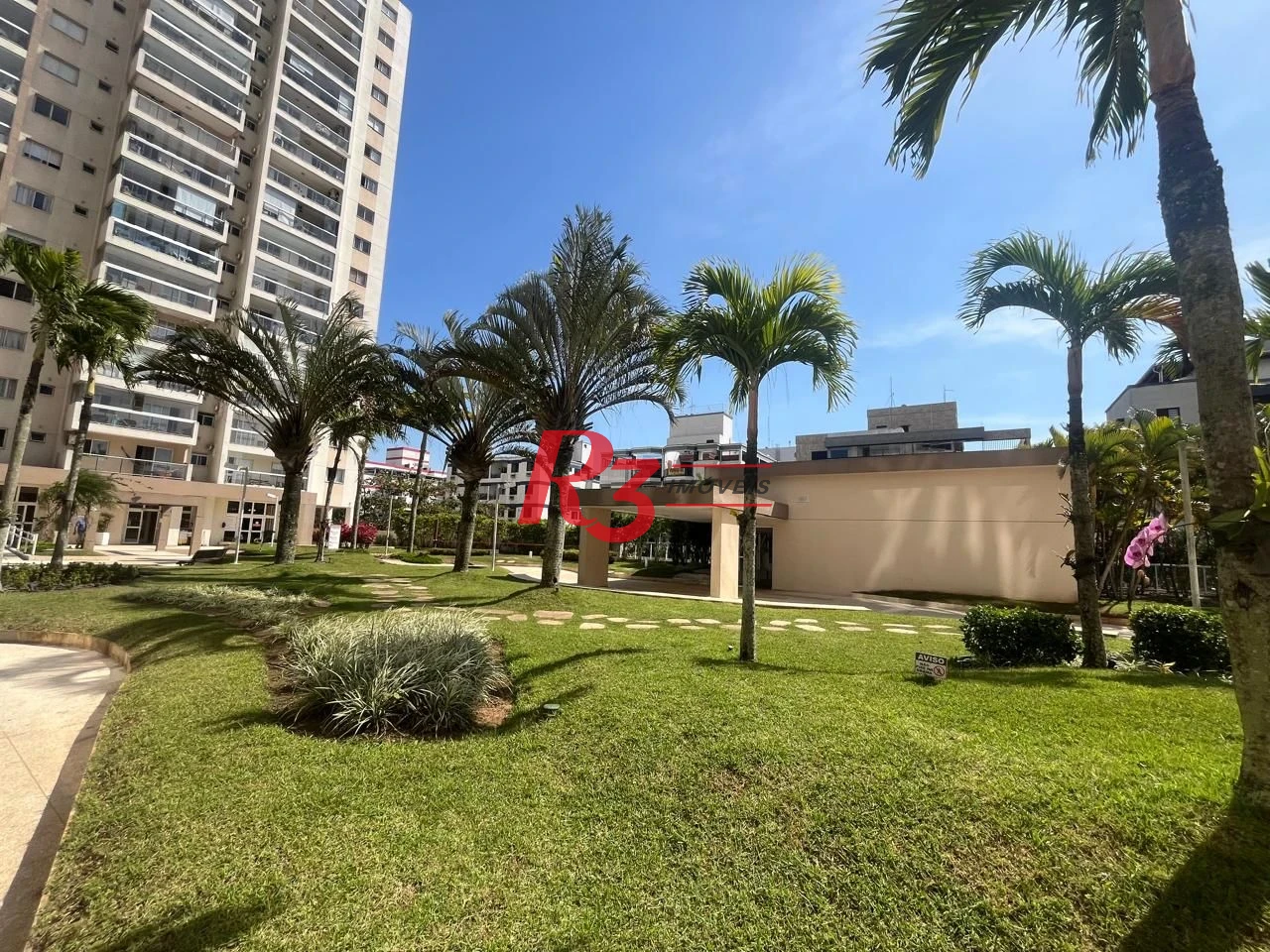 Apartamento com 3 dormitórios à venda, 98 m² por R$ 740.000,00 - Vila Santo Antônio - Guarujá/SP