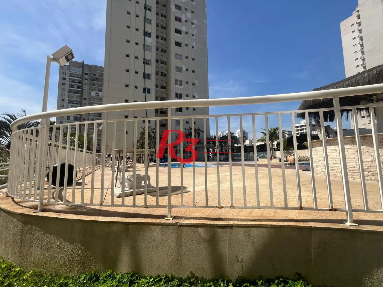 Apartamento com 3 dormitórios à venda, 98 m² por R$ 740.000,00 - Vila Santo Antônio - Guarujá/SP