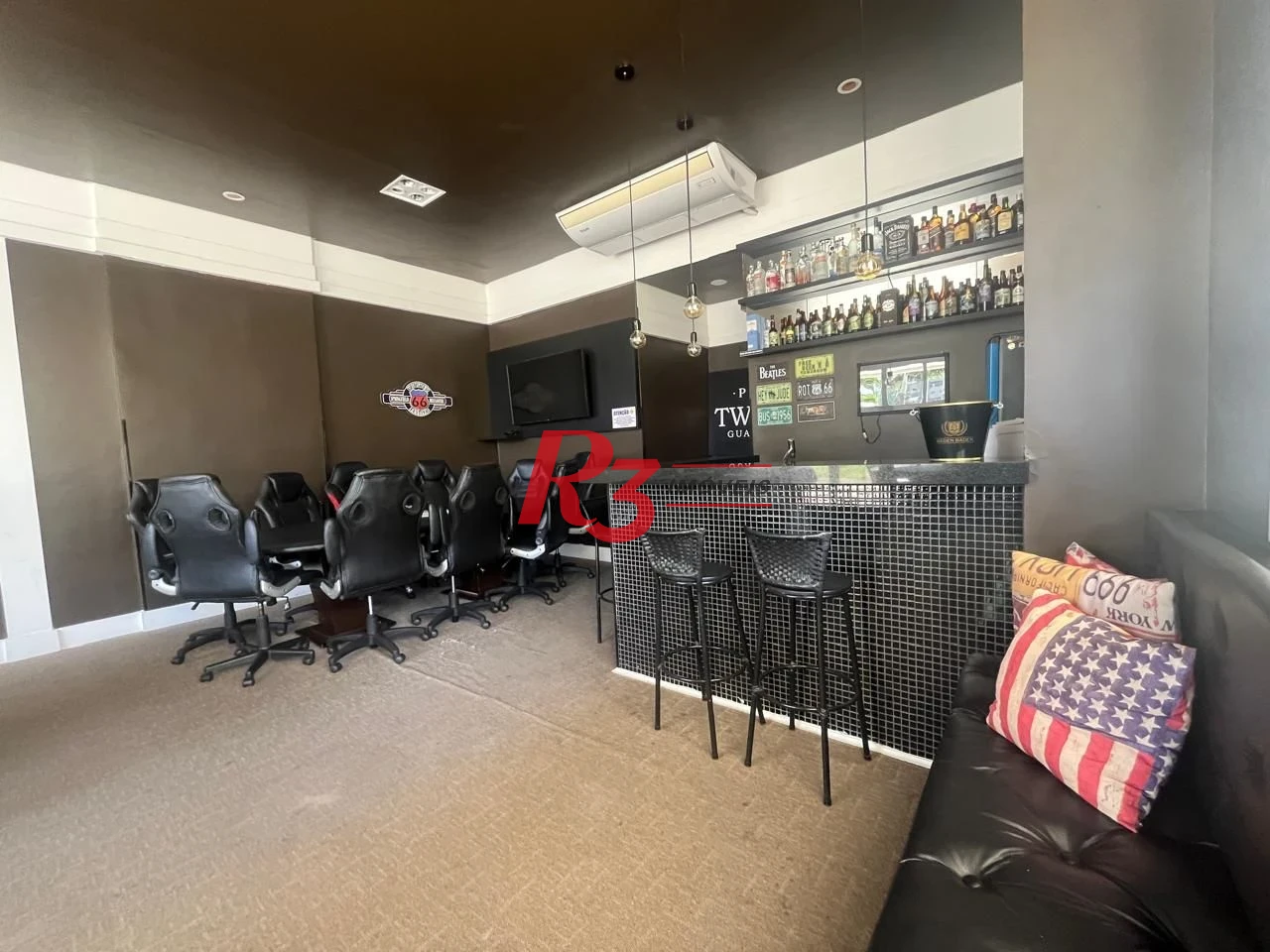 Apartamento com 3 dormitórios à venda, 98 m² por R$ 740.000,00 - Vila Santo Antônio - Guarujá/SP