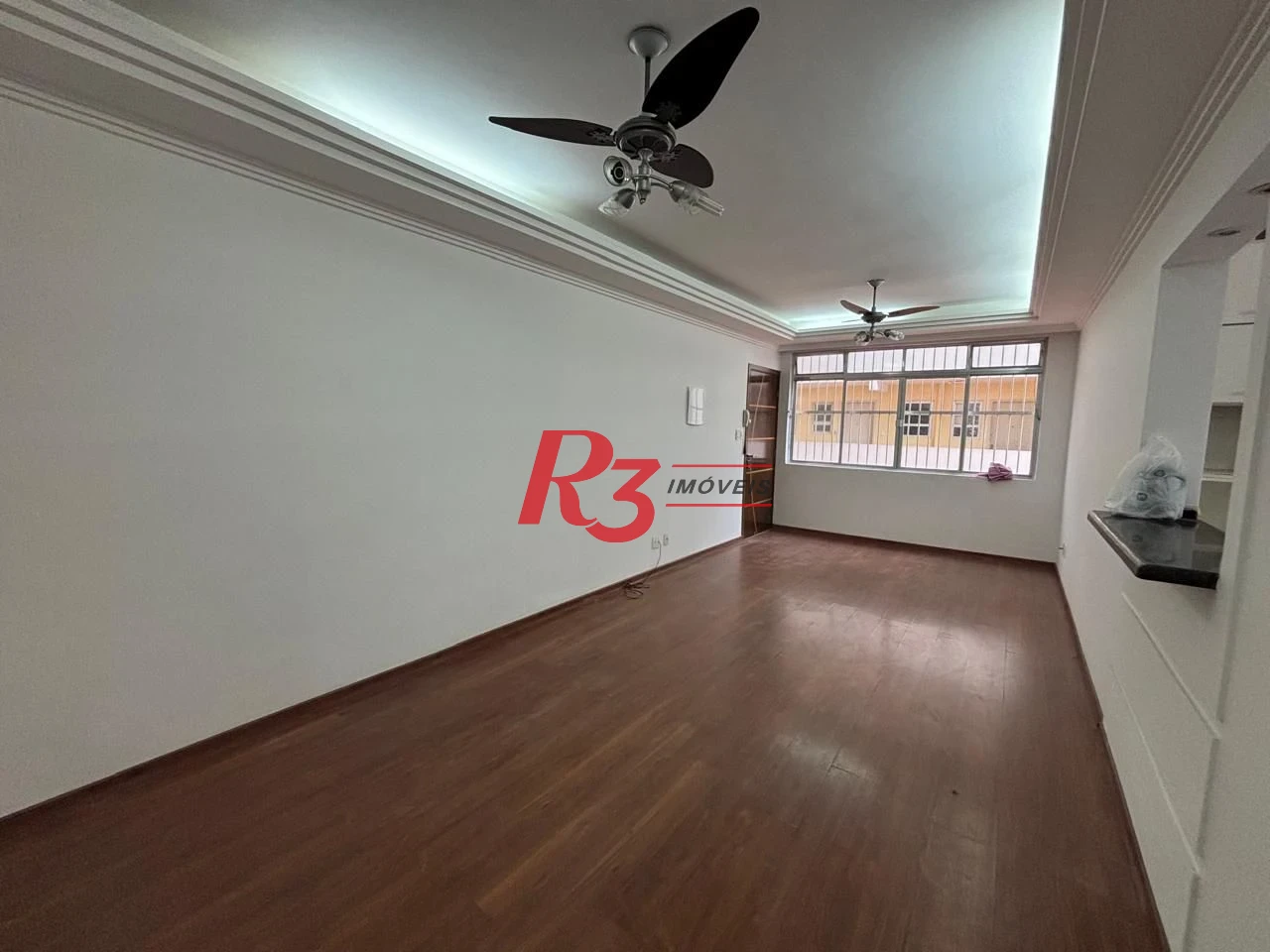 Apartamento com 2 dormitórios à venda, 90 m² por R$ 600.000,00 - Gonzaga - Santos/SP
