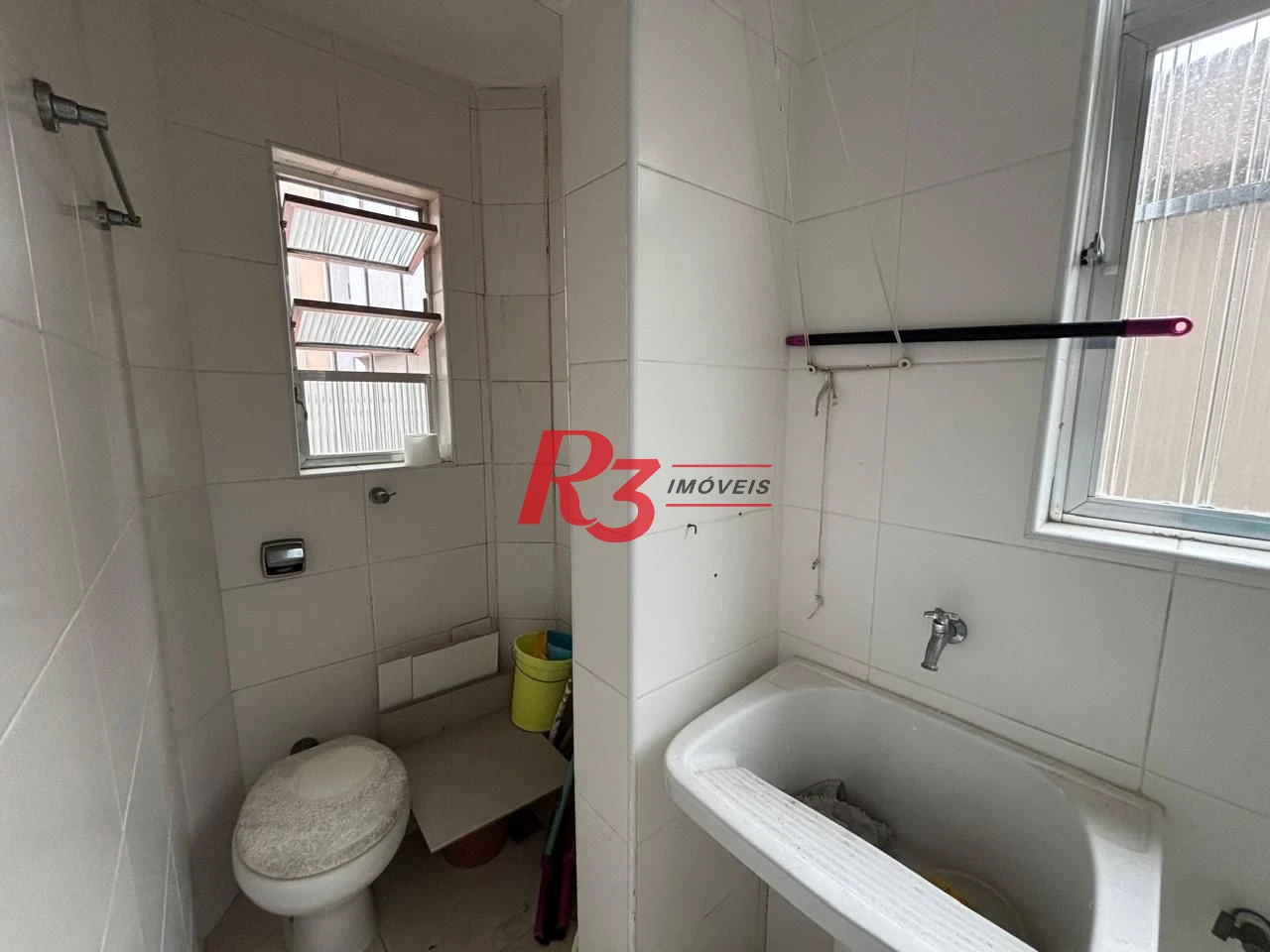 Apartamento com 2 dormitórios à venda, 90 m² por R$ 600.000,00 - Gonzaga - Santos/SP