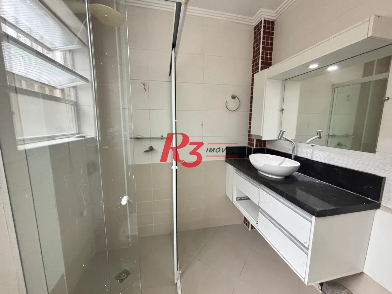 Apartamento com 2 dormitórios à venda, 90 m² por R$ 600.000,00 - Gonzaga - Santos/SP
