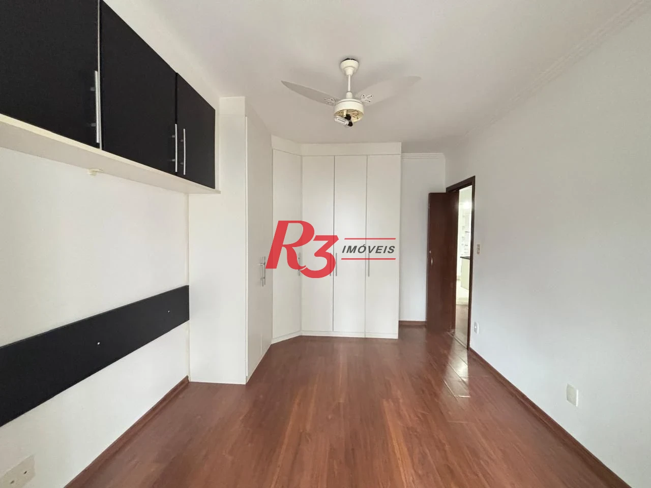 Apartamento com 2 dormitórios à venda, 90 m² por R$ 600.000,00 - Gonzaga - Santos/SP