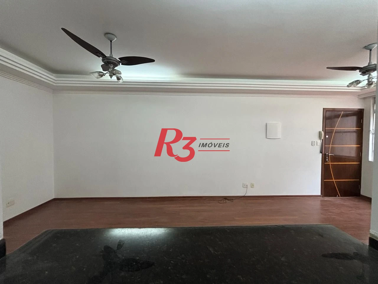 Apartamento com 2 dormitórios à venda, 90 m² por R$ 600.000,00 - Gonzaga - Santos/SP