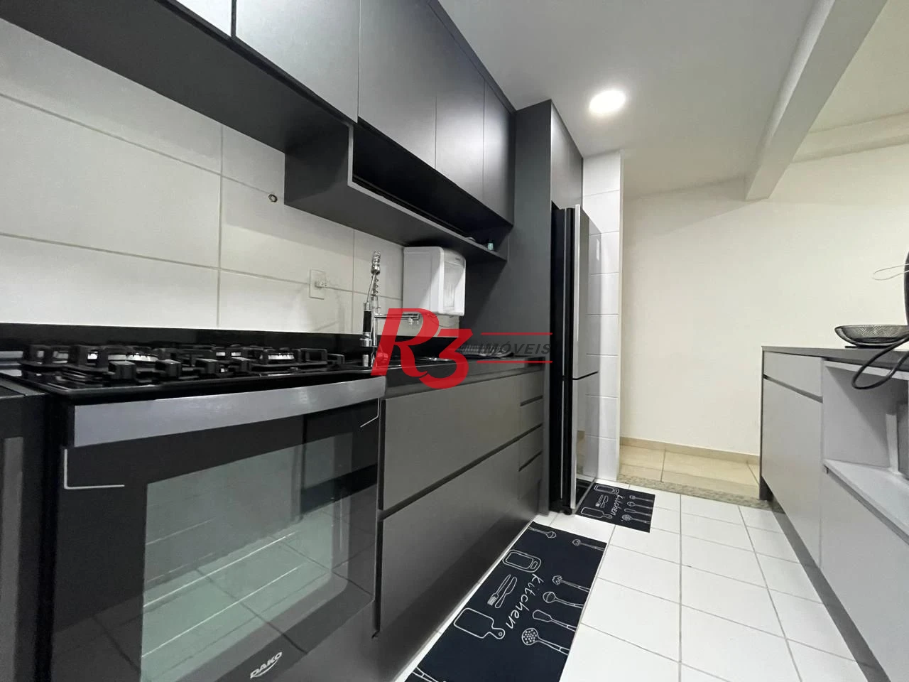 Apartamento com 3 dormitórios à venda, 84 m² por R$ 800.000,00 - Jardim Praiano - Guarujá/SP