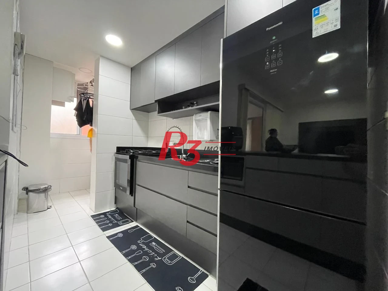 Apartamento com 3 dormitórios à venda, 84 m² por R$ 800.000,00 - Jardim Praiano - Guarujá/SP