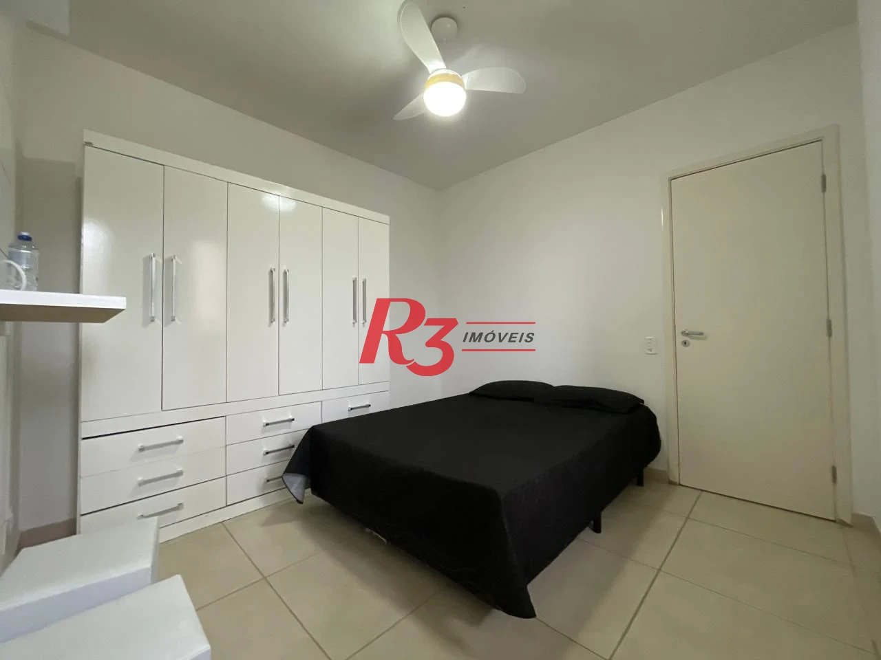 Apartamento com 3 dormitórios à venda, 84 m² por R$ 800.000,00 - Jardim Praiano - Guarujá/SP