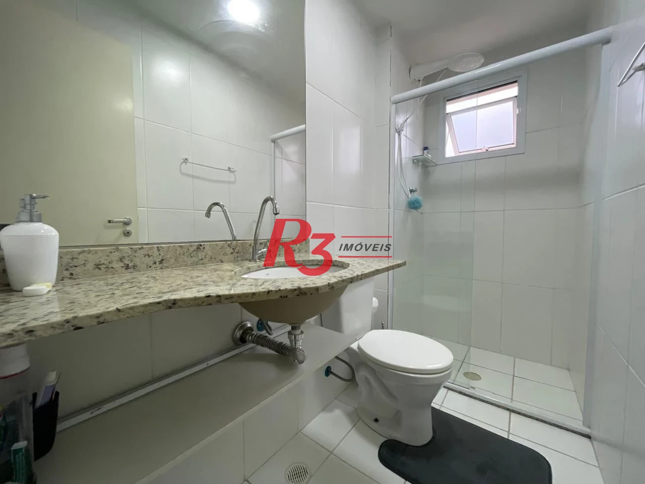Apartamento com 3 dormitórios à venda, 84 m² por R$ 800.000,00 - Jardim Praiano - Guarujá/SP