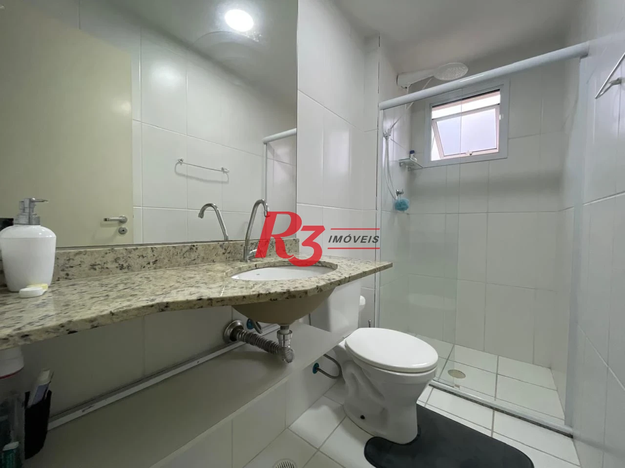Apartamento com 3 dormitórios à venda, 84 m² por R$ 800.000,00 - Jardim Praiano - Guarujá/SP