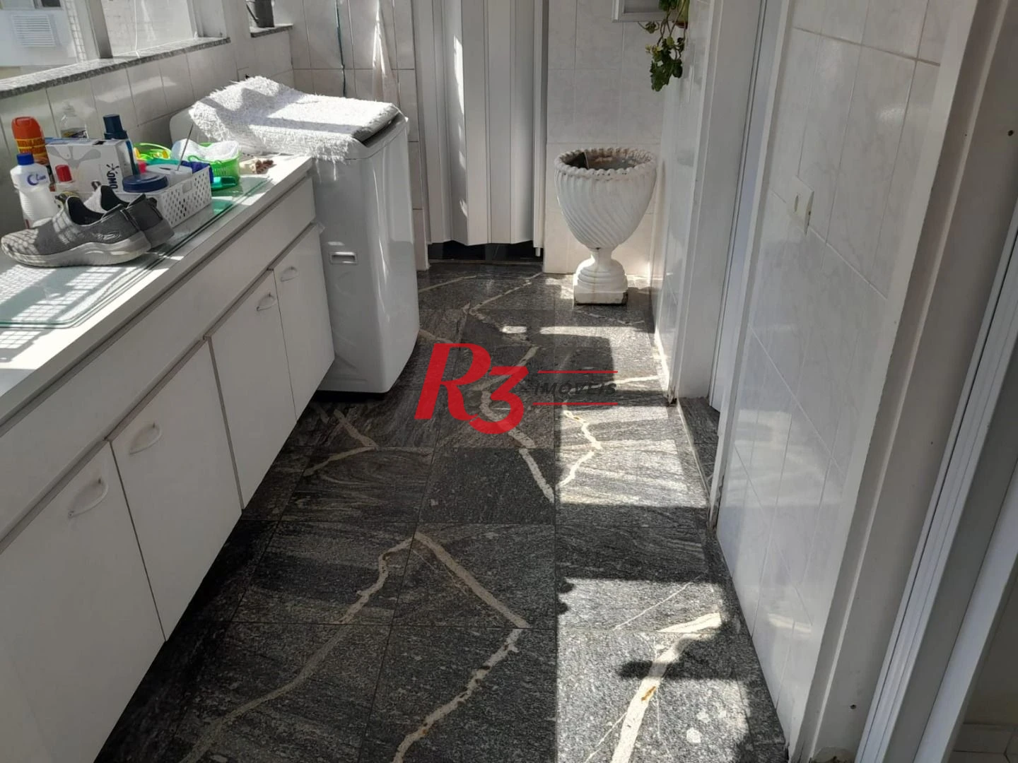 Apartamento com 4 dormitórios à venda, 376 m² por R$ 1.500.000,00 - Praia das Pitangueiras Beira Mar - Guarujá/SP