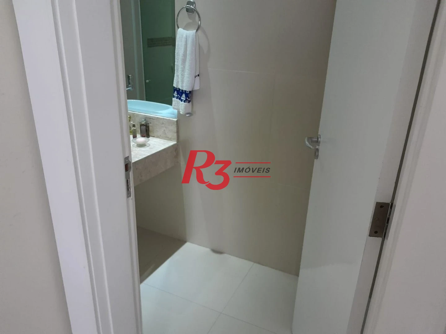 Apartamento com 4 dormitórios à venda, 376 m² por R$ 1.500.000,00 - Praia das Pitangueiras Beira Mar - Guarujá/SP