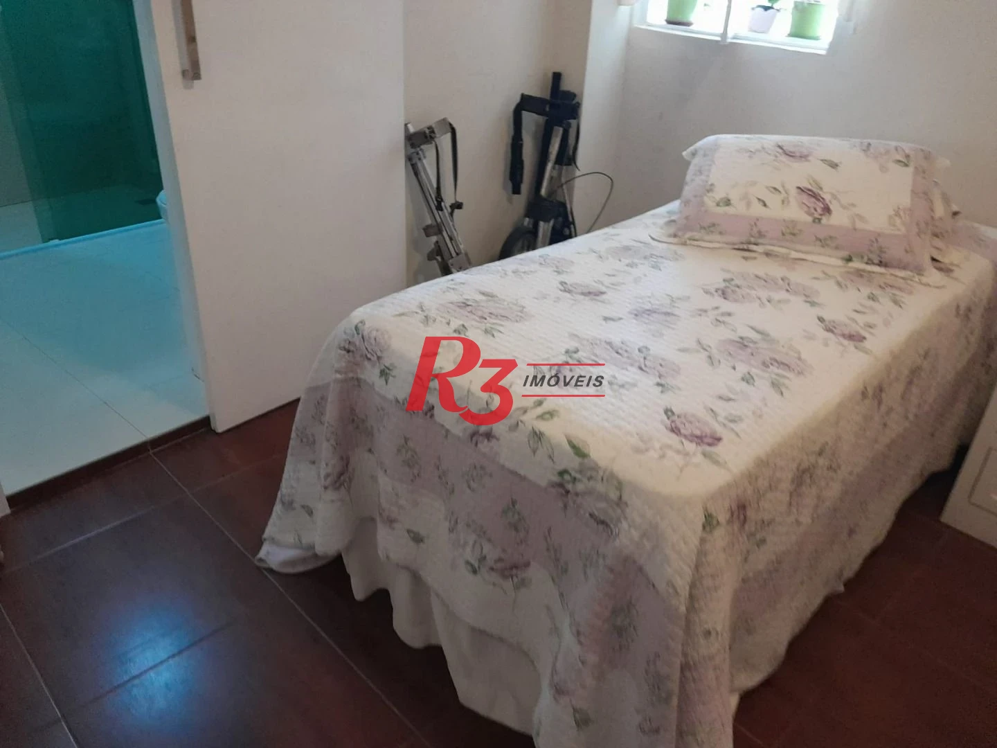Apartamento com 4 dormitórios à venda, 376 m² por R$ 1.500.000,00 - Praia das Pitangueiras Beira Mar - Guarujá/SP