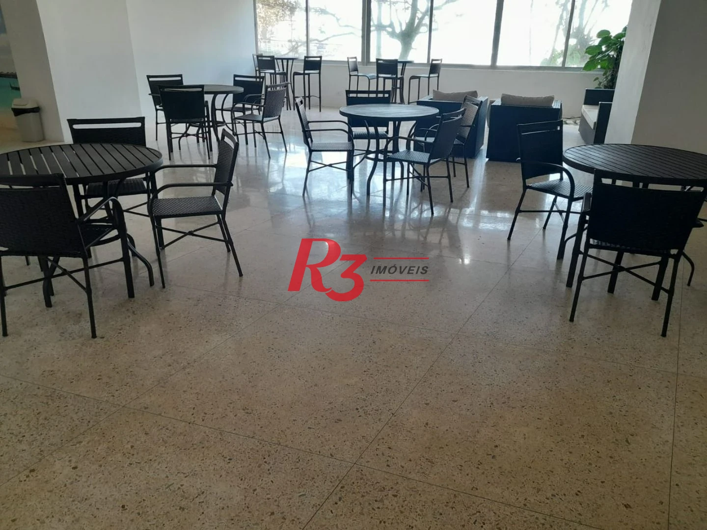 Apartamento com 4 dormitórios à venda, 376 m² por R$ 1.500.000,00 - Praia das Pitangueiras Beira Mar - Guarujá/SP