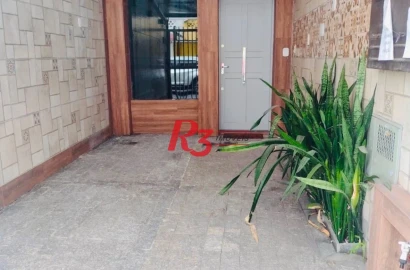 Sobrado com 2 dormitórios à venda, 240 m² por R$ 1.910.000,00 - Gonzaga - Santos/SP