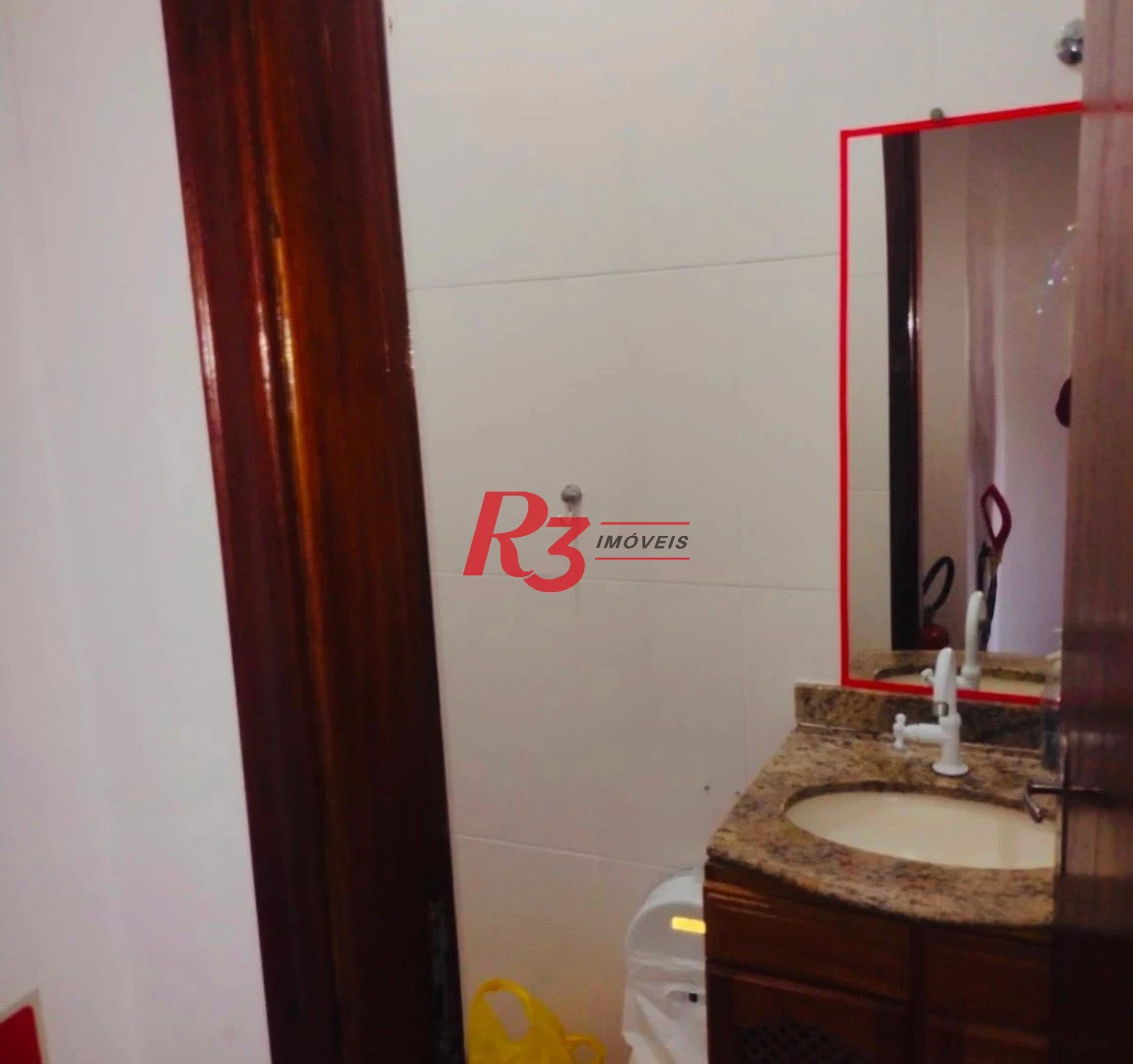 Sobrado com 2 dormitórios à venda, 240 m² por R$ 1.910.000,00 - Gonzaga - Santos/SP