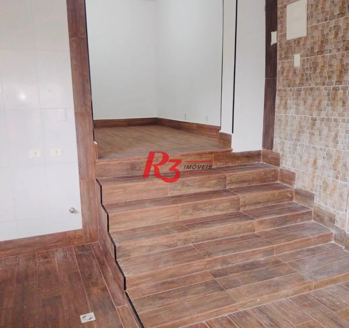 Sobrado com 2 dormitórios à venda, 240 m² por R$ 1.910.000,00 - Gonzaga - Santos/SP