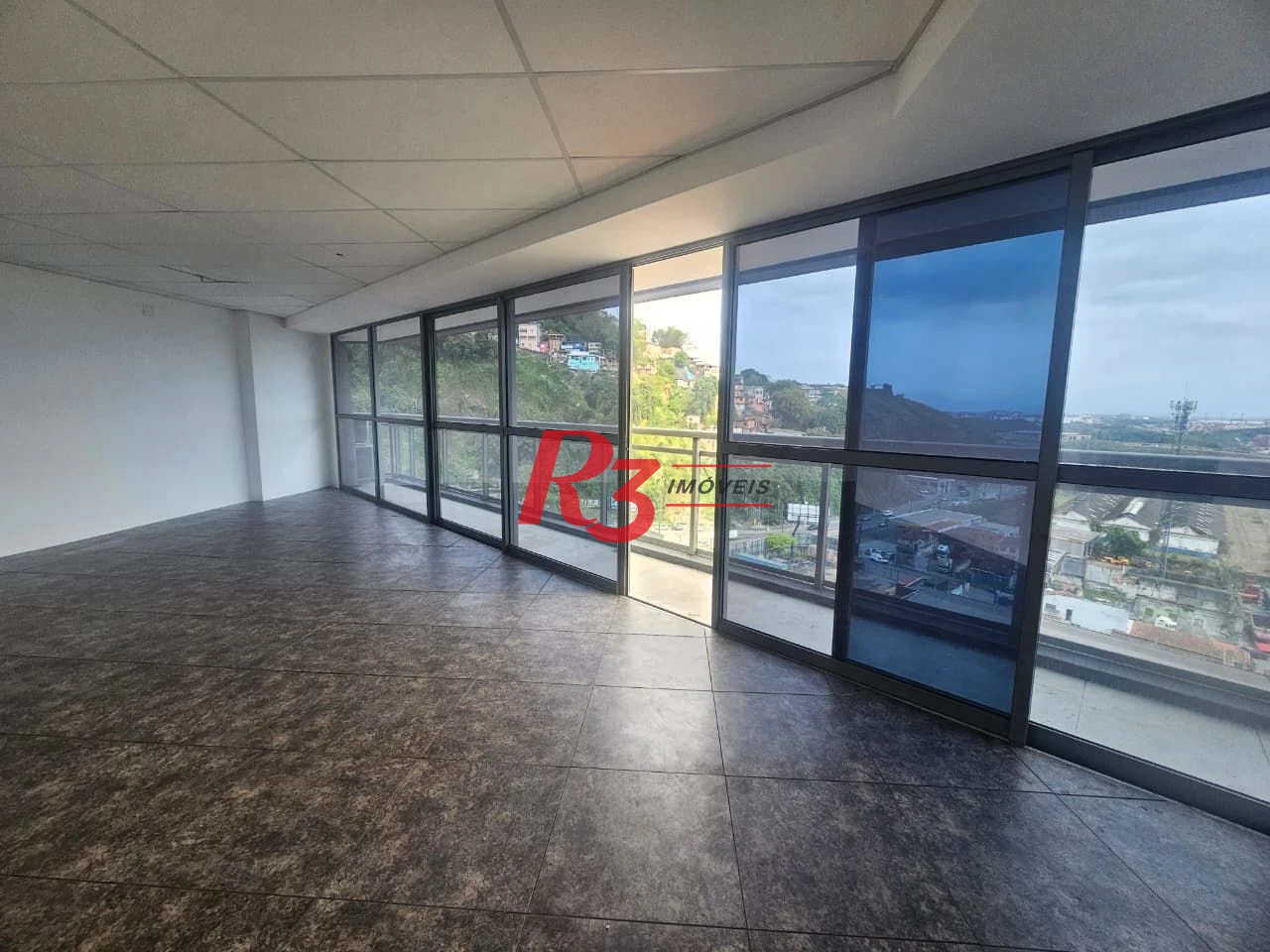 Sala para alugar, 77 m² por R$ 3.300,00/mês - Valongo - Santos/SP
