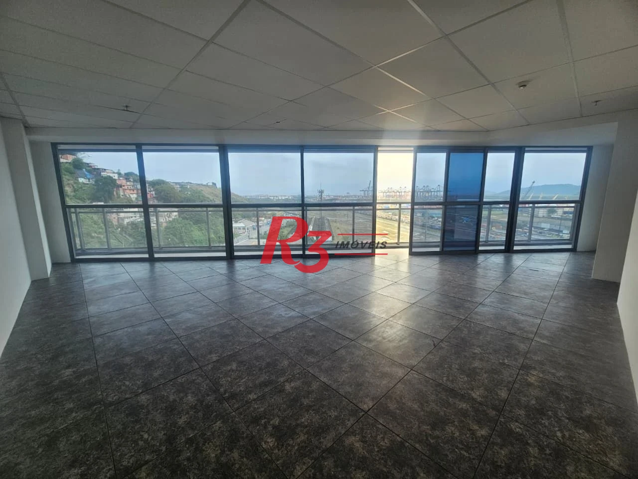 Sala para alugar, 77 m² por R$ 3.300,00/mês - Valongo - Santos/SP