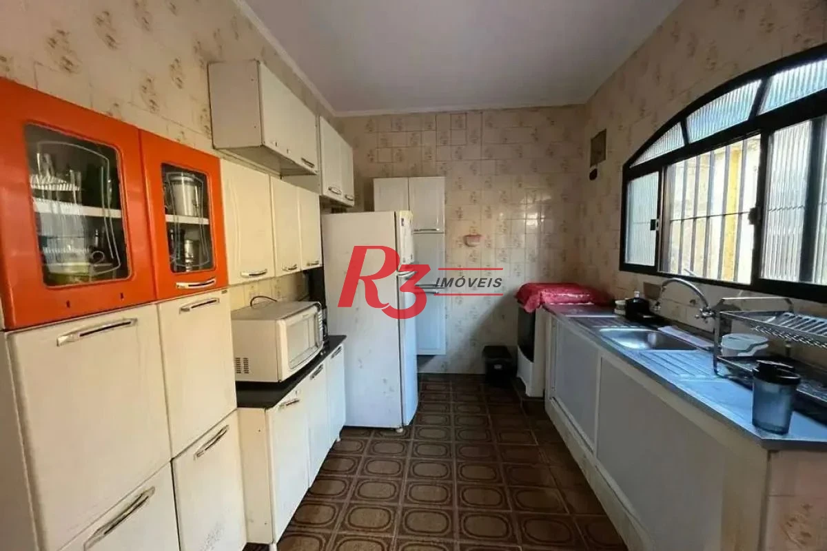 Sobrado com 3 dormitórios à venda, 200 m² por R$ 800.000,00 - Santa Maria - Santos/SP