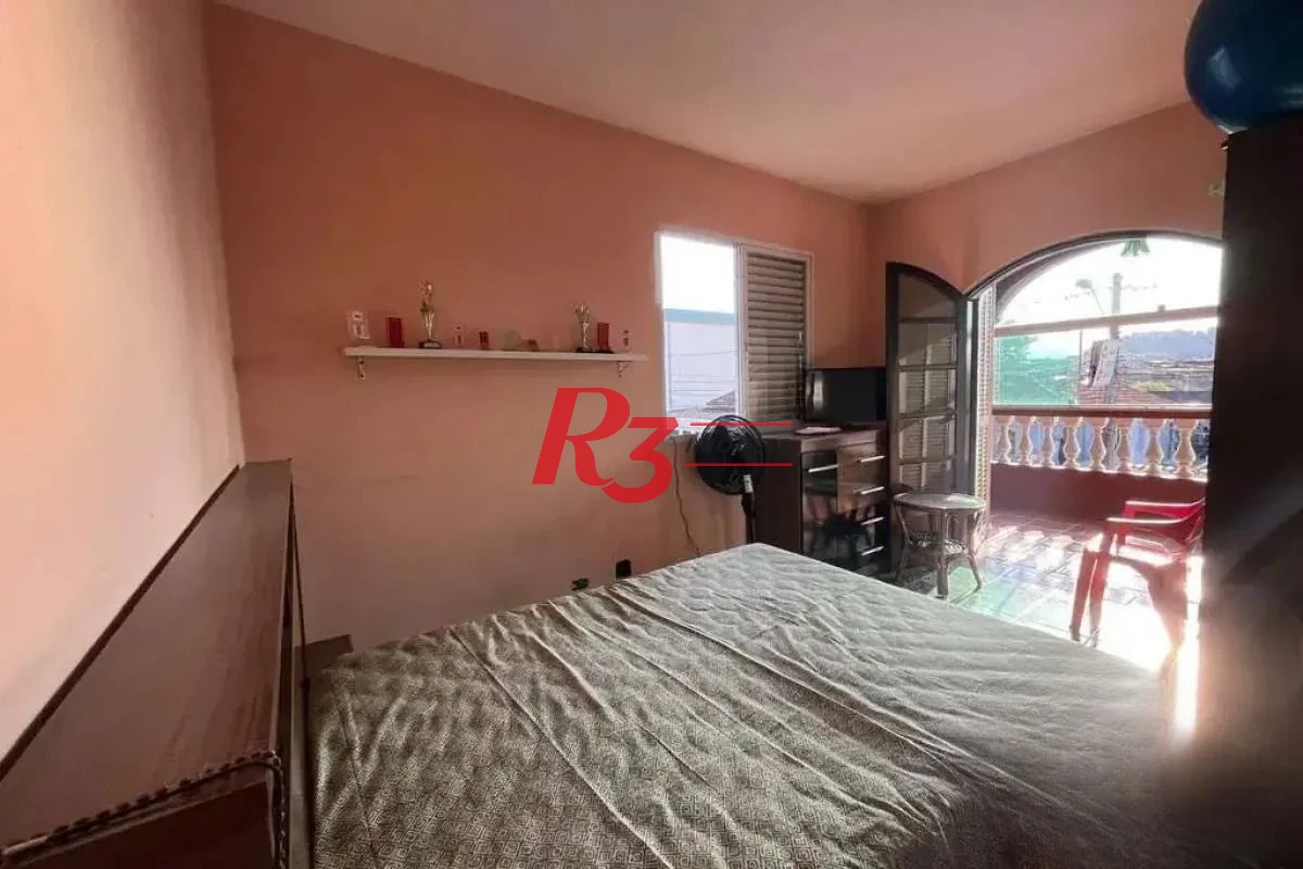 Sobrado com 3 dormitórios à venda, 200 m² por R$ 800.000,00 - Santa Maria - Santos/SP