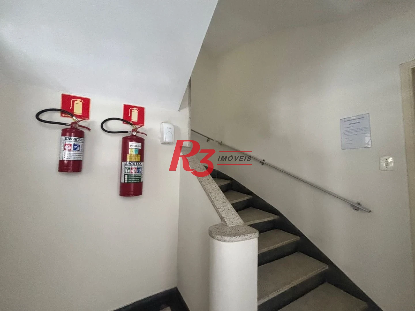 Apartamento com 2 dormitórios para alugar, 65 m² - Boqueirão - Santos/SP