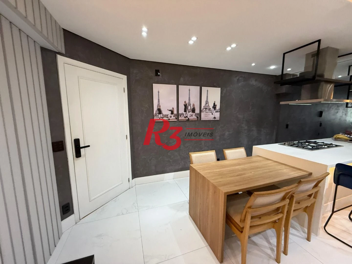 Apartamento com 2 dormitórios à venda, 85 m² por R$ 960.000,00 - Marapé - Santos/SP