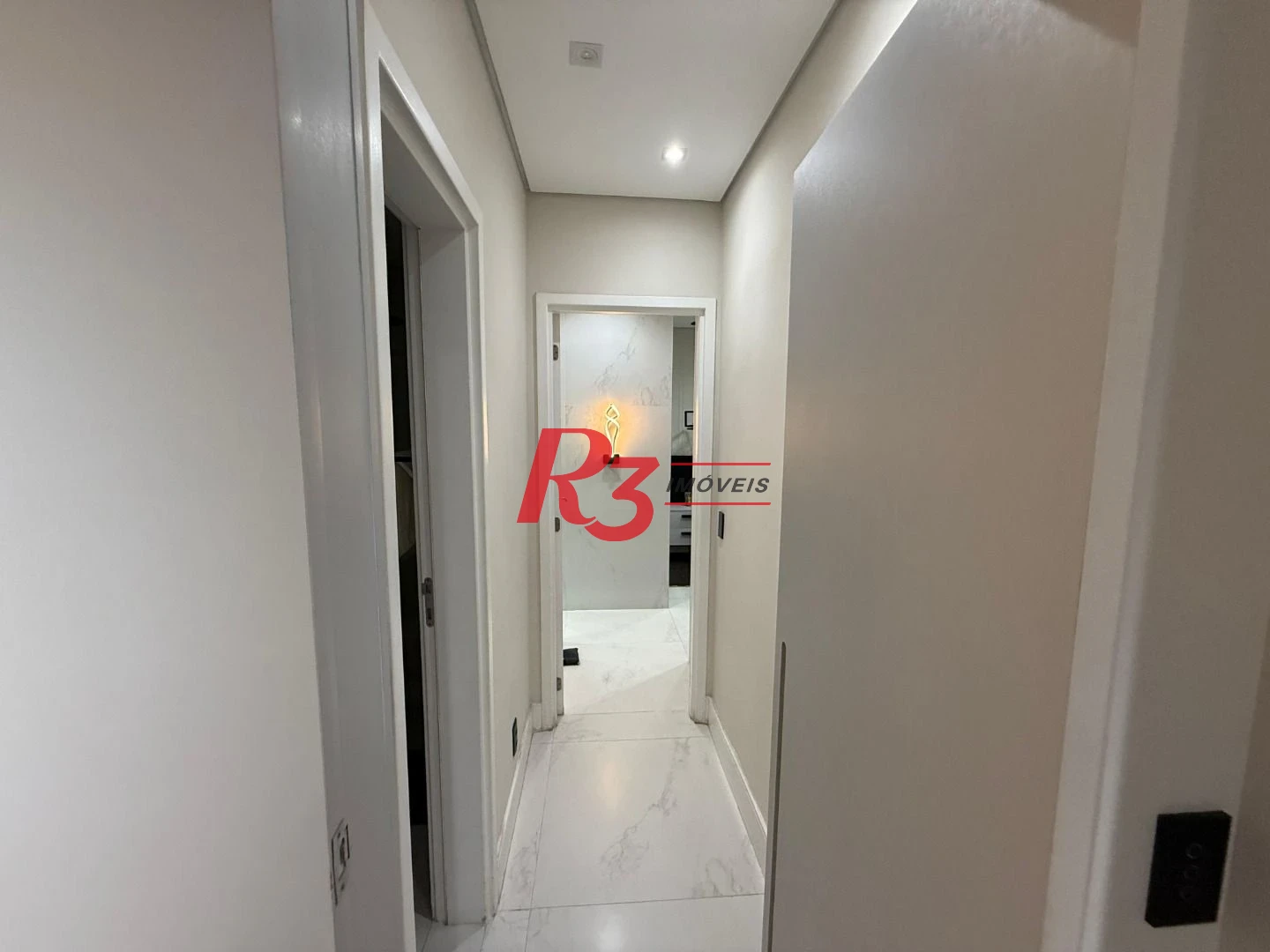 Apartamento com 2 dormitórios à venda, 85 m² por R$ 960.000,00 - Marapé - Santos/SP